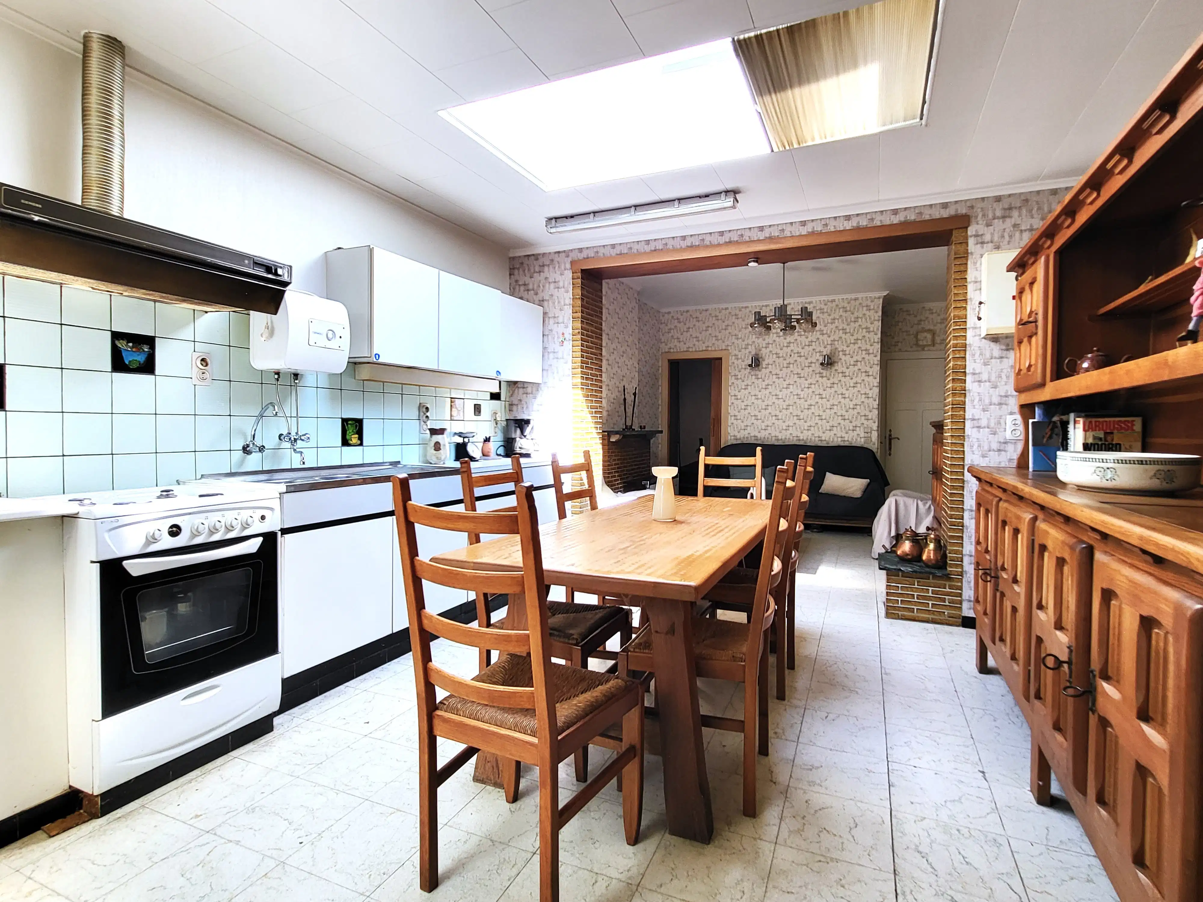 Deze charmante woning met karakter is gelegen op wandelafstand van het station en centrum, biedt een verrassend ruime en praktische indeling, ideaal voor starters of investeerders.  foto 8