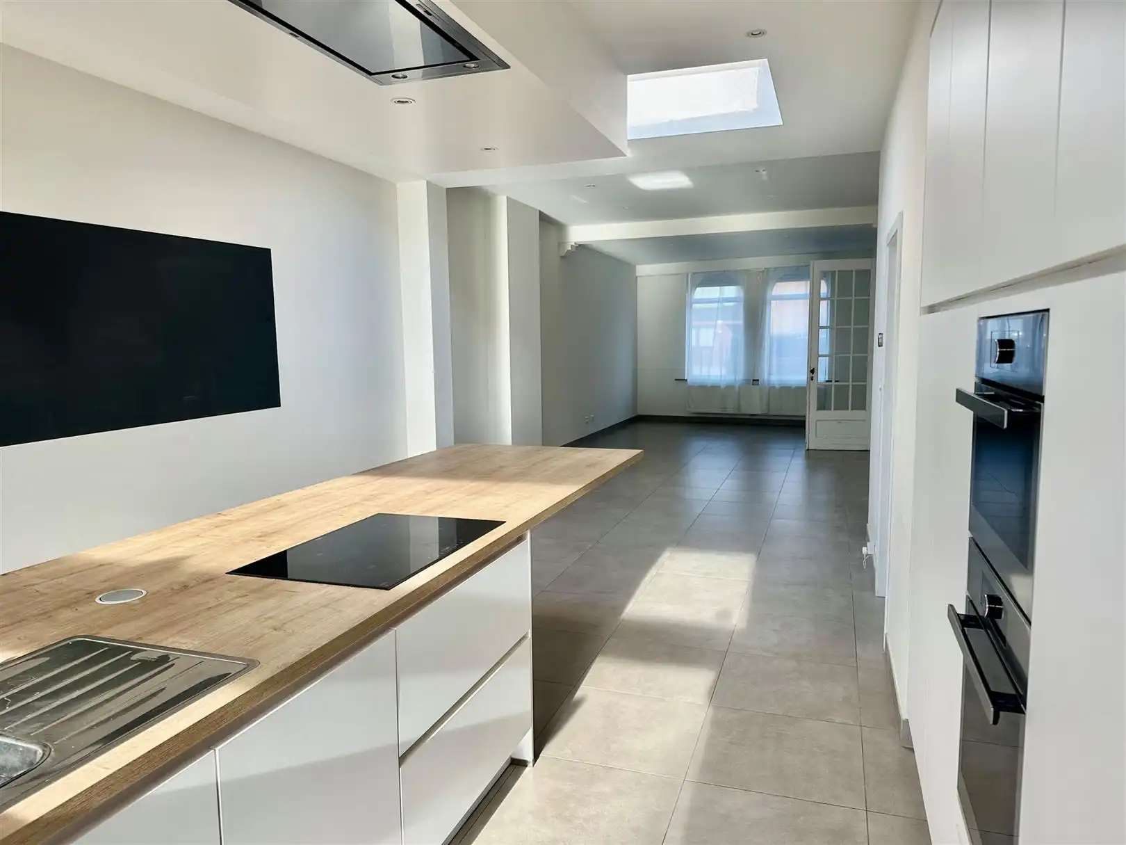 Gerenoveerde instapklare woning TE HUUR in Leupegem foto 2
