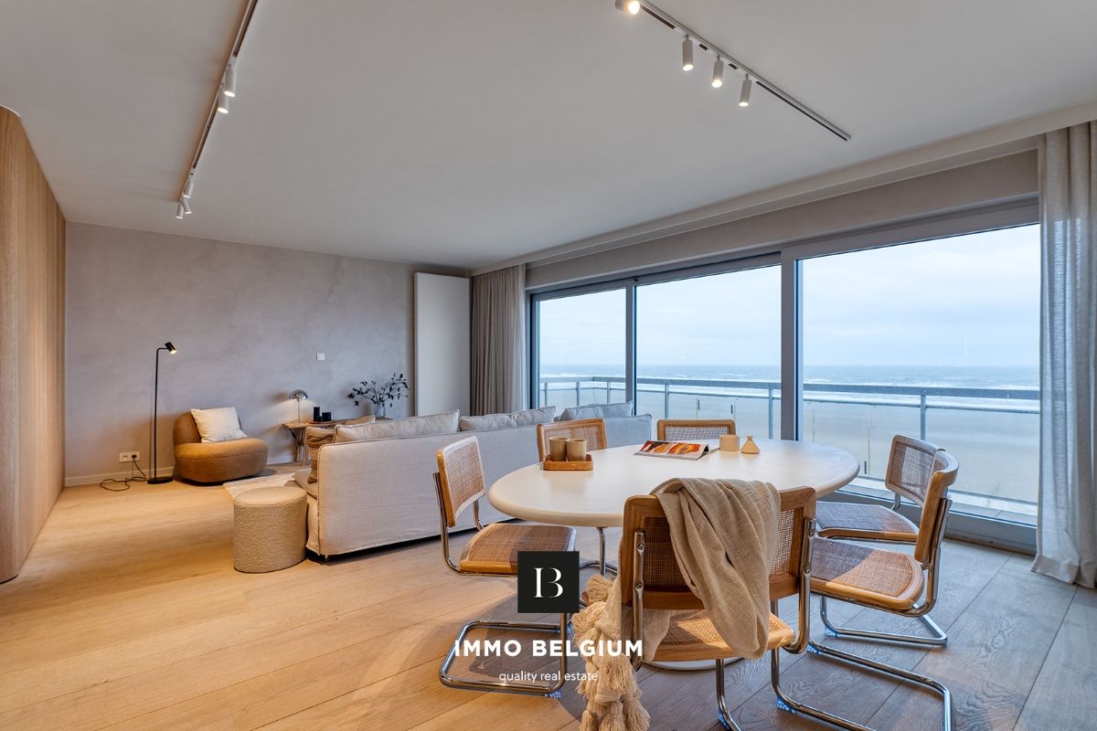 uiterst luxueus appartement op de zeedijk van De Haan foto {{pictureIndex}}