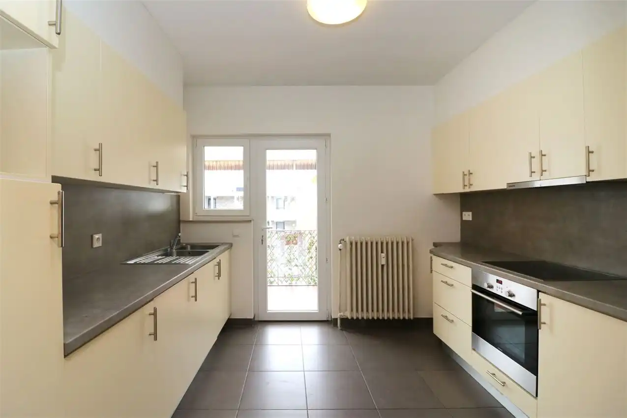 Opbrengsteigendom (handel & 4 app) op toplocatie foto 39