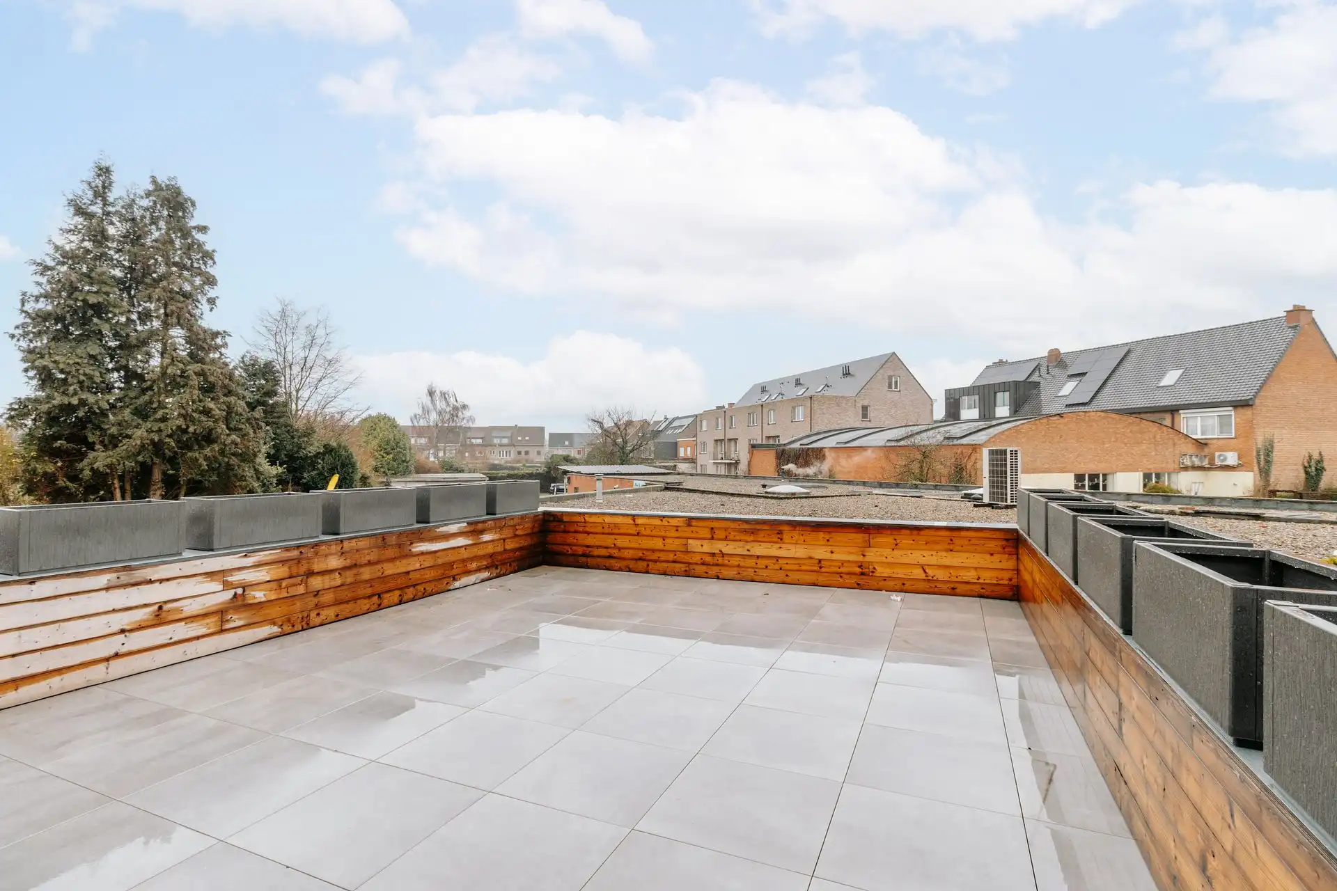 Gerenoveerde woning met magazijn foto 5