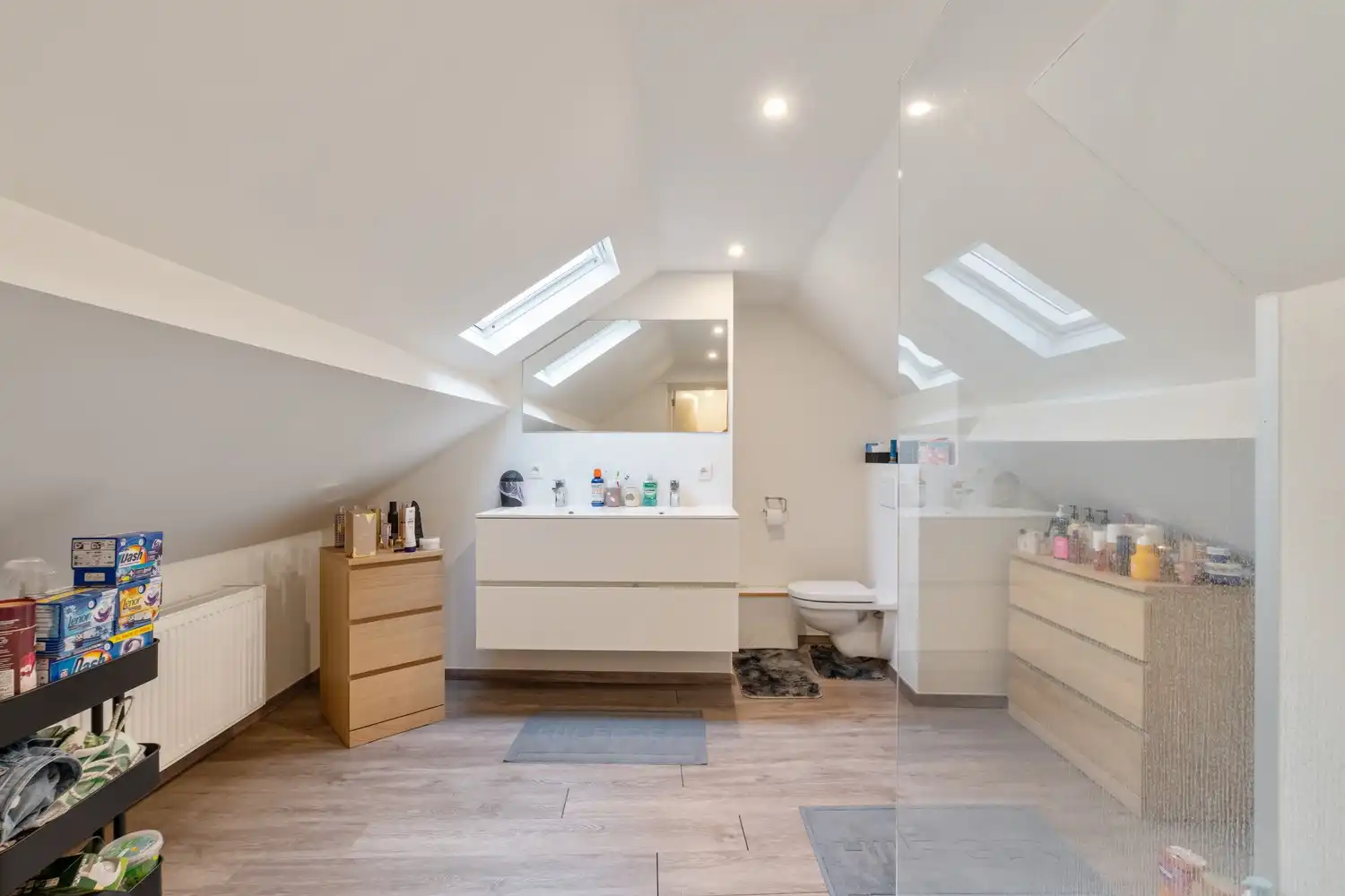 Gerenoveerd handelspand met appartement op gunstige locatie! foto 10