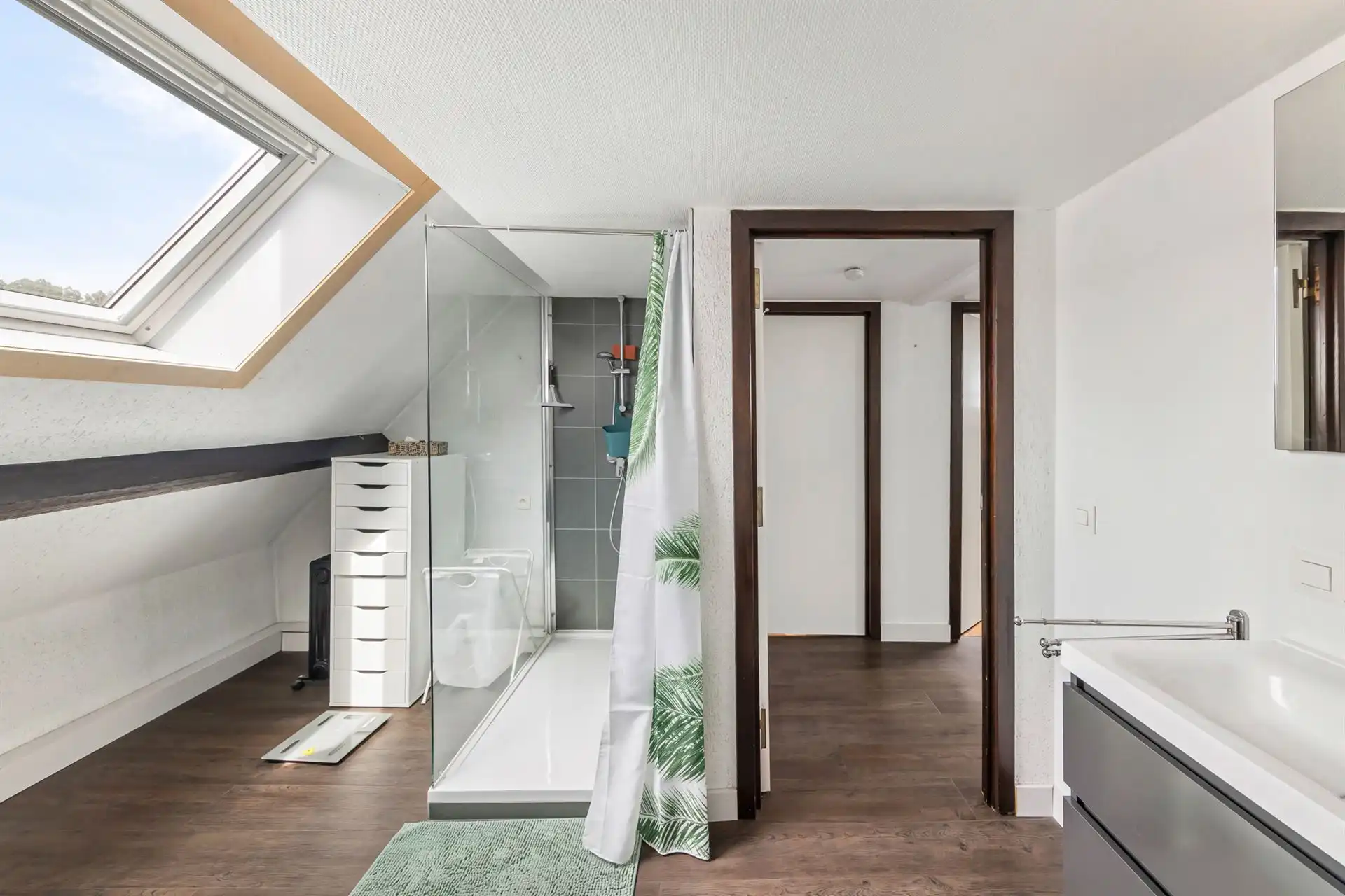 TOPGELEGEN commercieel handelspand met appartement. foto 19