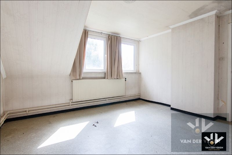RUIME TE RENOVEREN WONING MET POTENTIEEL foto 17
