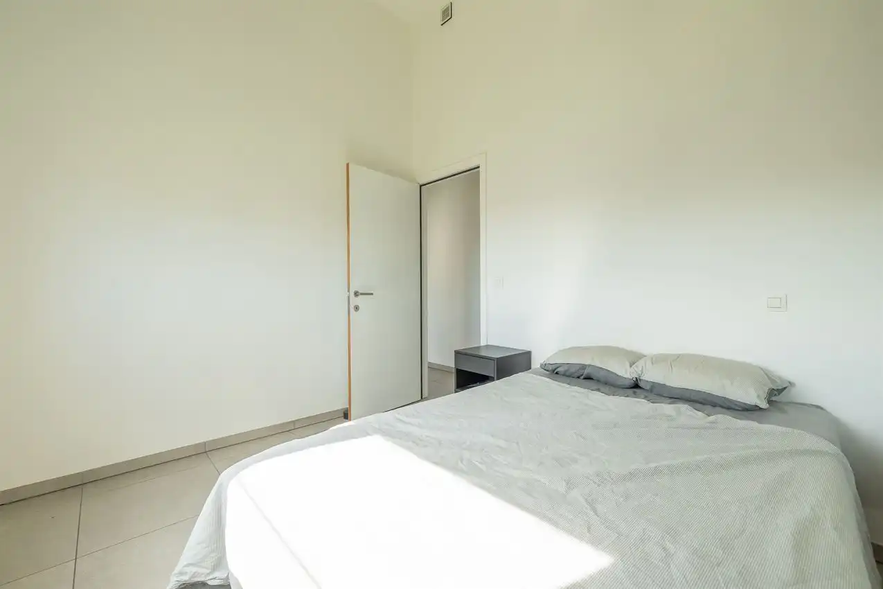 Ruime, zonnige penthouse met 2 slpk. en 2 ondergrondse autostaanplaatsen foto 13