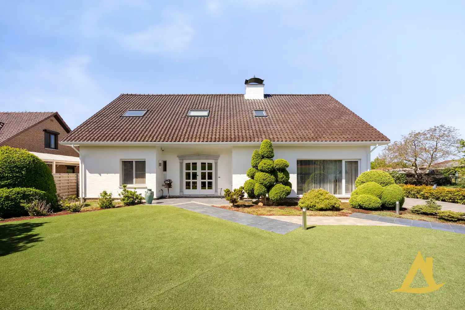 EXCLUSIEVE VILLA MET PARKTUIN EN ZWEMVIJVER OP EEN PERCEEL VAN 1HA 5A 16CA! foto 84