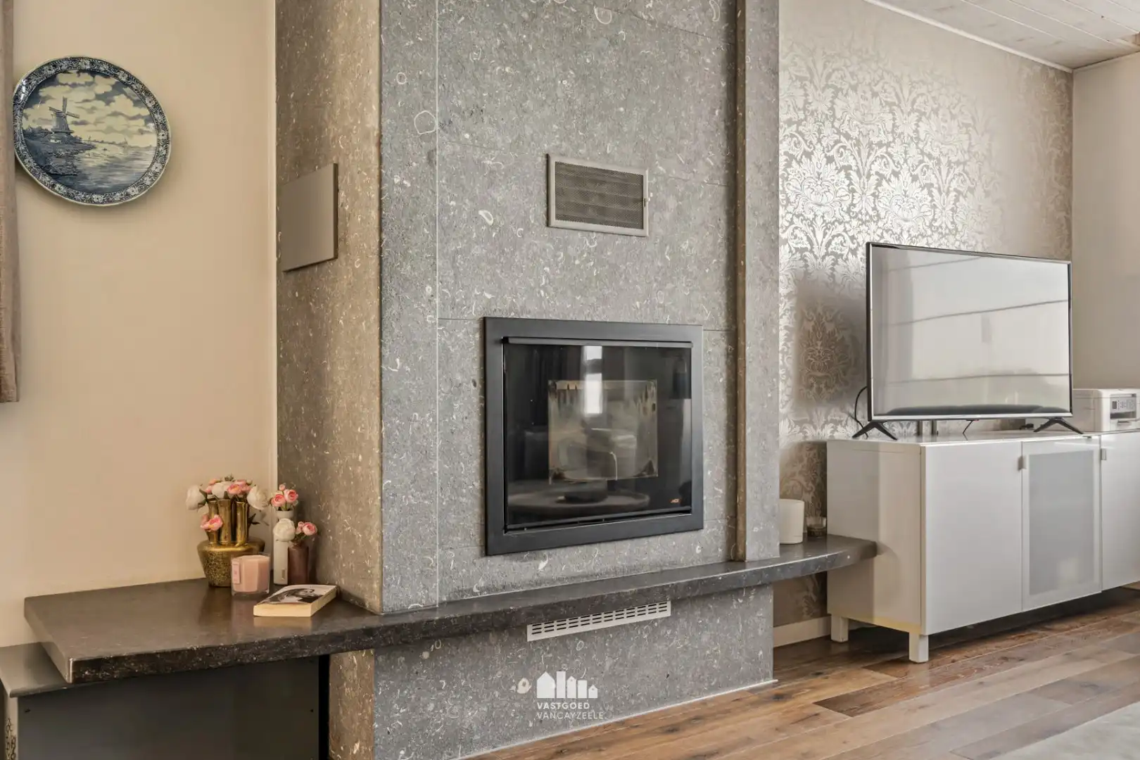 Instapklare halfopen woning met 5 slaapkamers, dubbele garage en zonnige tuin in Komen-Waasten. foto 5