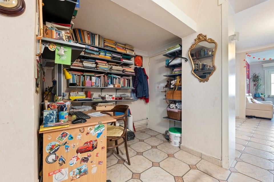 OP TE FRISSEN STADSWONING IN SINT-TRUIDEN foto 9