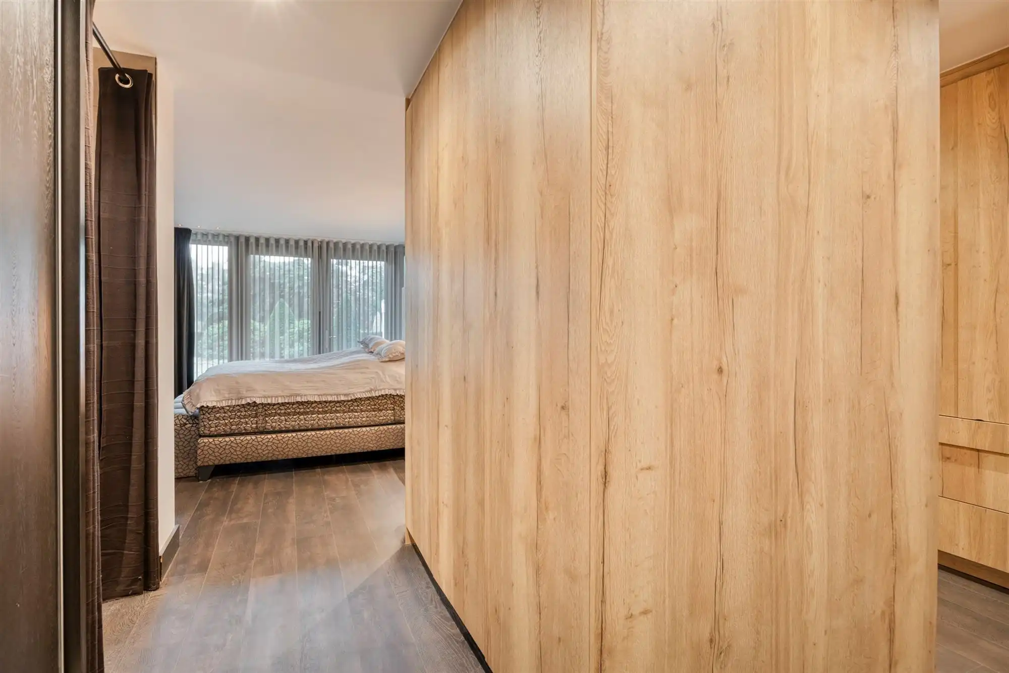 Knappe duo-villa op 8.843 m² in villawijk aan NL-grens. foto 29