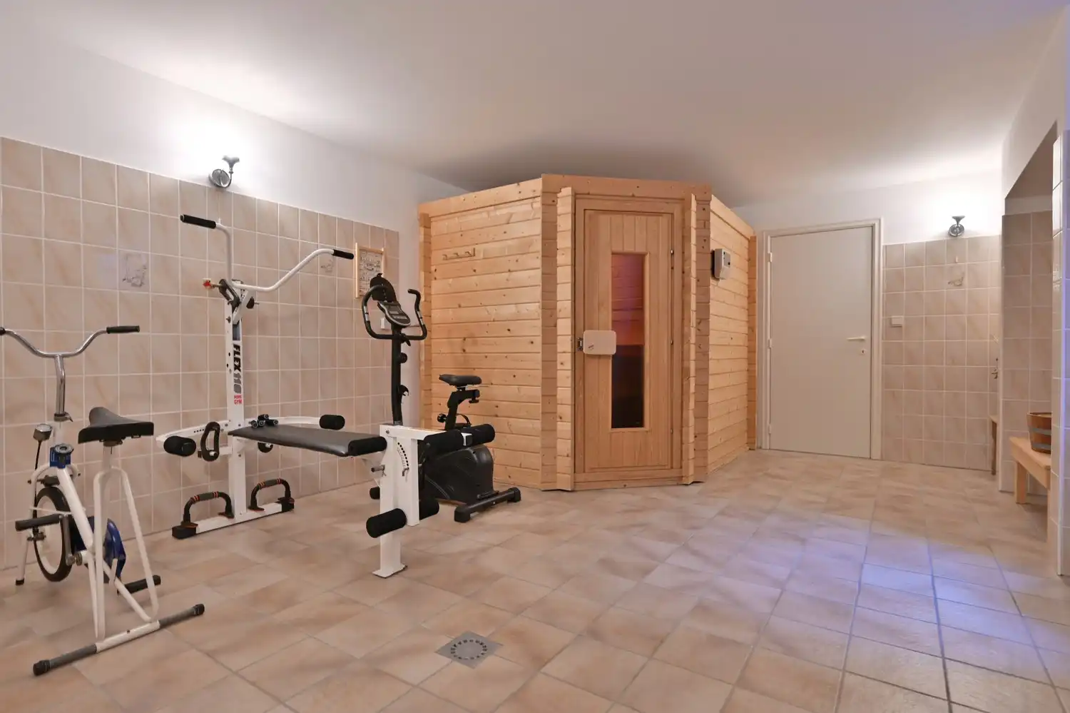 Magnifieke kasteelvilla met binnenzwembad, uniek gelegen in villawijk “Goudkust”, omringd door natuur, rust en optimale privacy foto 44