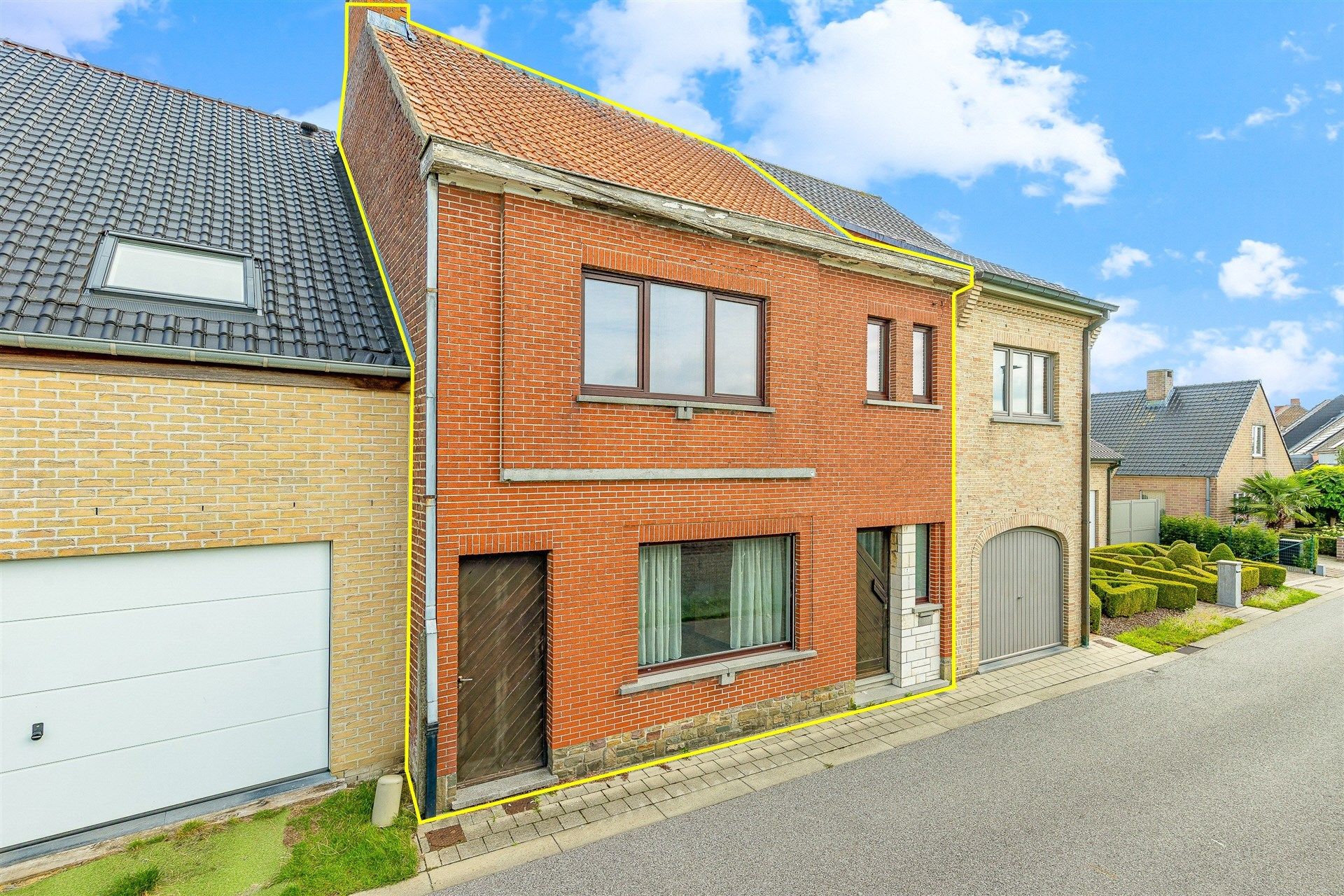 Hoofdfoto van de publicatie: Volledig te renoveren woning met 3 slaapkamers in Wetteren