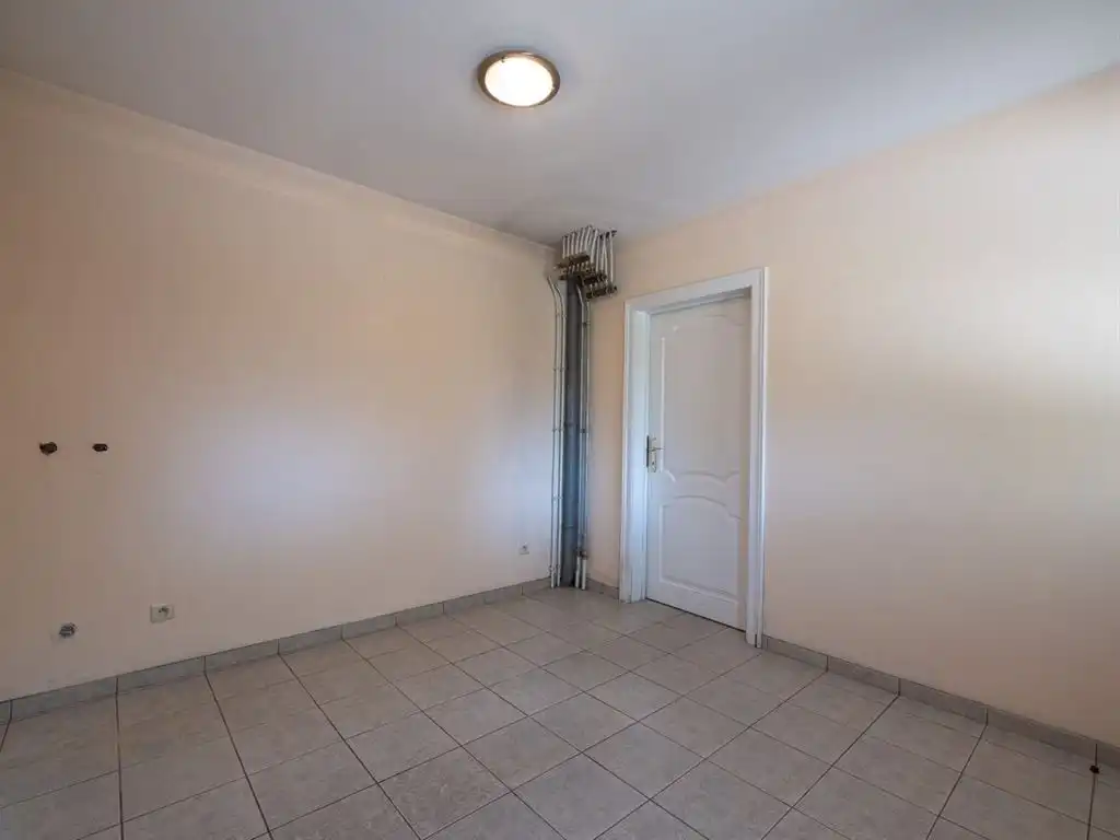 Verrassend ruime vrijstaande woning met inpandige garage foto 28