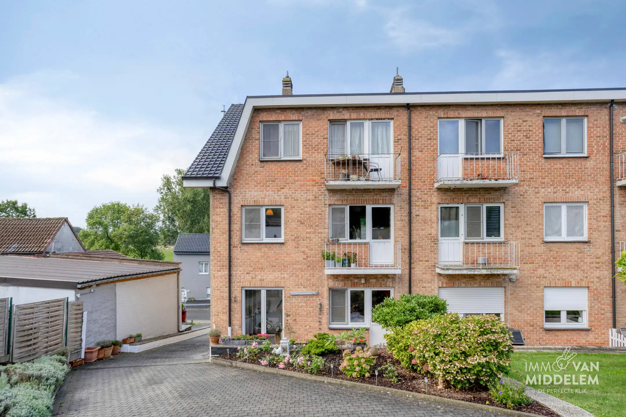 INSTAPKLAAR 2-SLAAPKAMER APPARTEMENT MET GARAGE EN KELDER foto 13