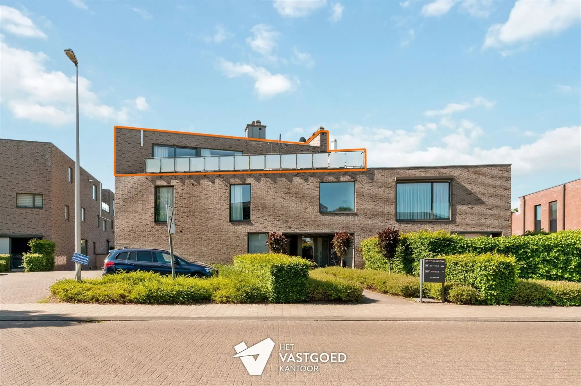 VRIJSTAANDE PENTHOUSE MET 3 SLPKS EN ZEER RUIM TERRAS! foto 4