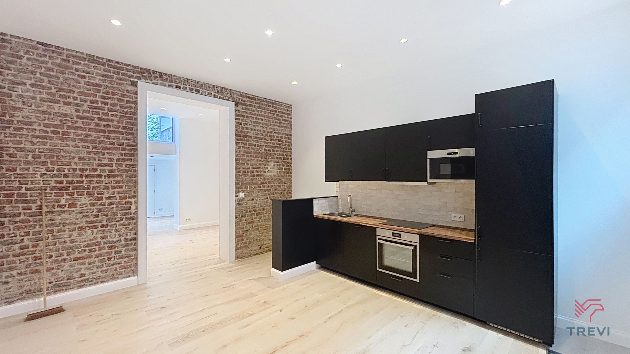 1-slaapkamer appartement + kantoor gerenoveerd  foto {{pictureIndex}}