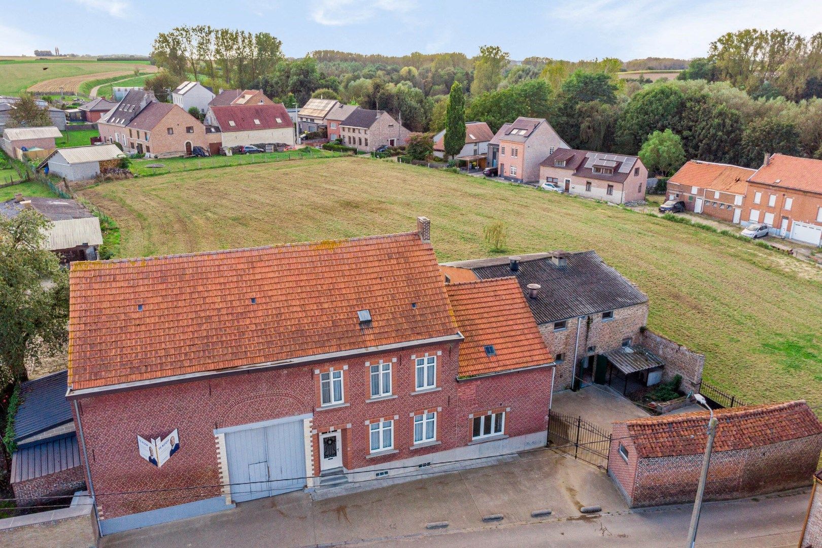 Ruime, rustig gelegen hoeve in Hoksem - bewoonbare opp. 225 m² - totale oppervlakte 525 m² - EPC 787 KWh/m² foto 33