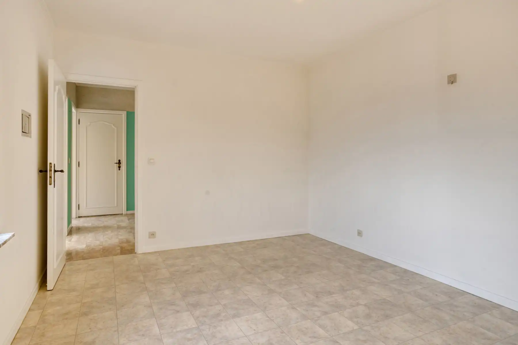 Vernieuwd 3-slaapkamerappartement met garage in hartje Aalst foto 20