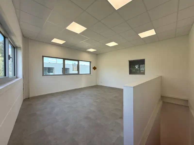 Magazijn van 288 m² +  mezzanine 160 m² en 2 parkeerplaatsen + buitenopslag foto 11