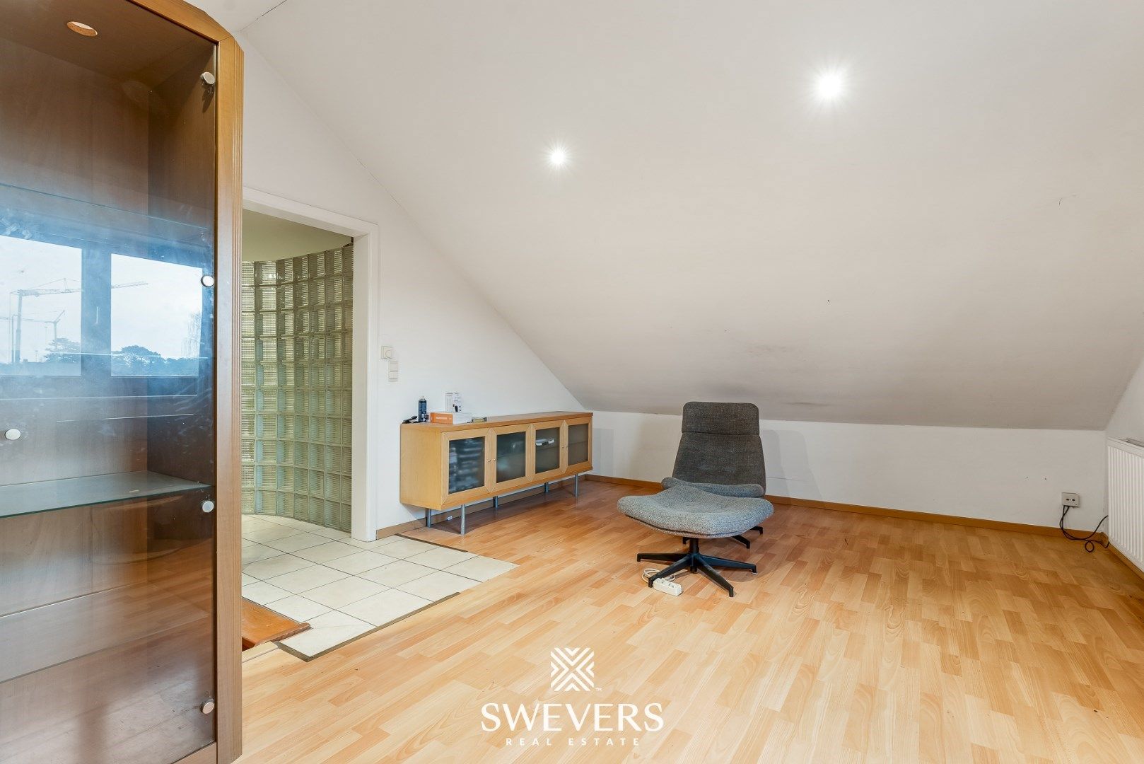 Instapklaar opbrengsteigendom met handelspand en 2 appartementen in Zonhoven foto 7
