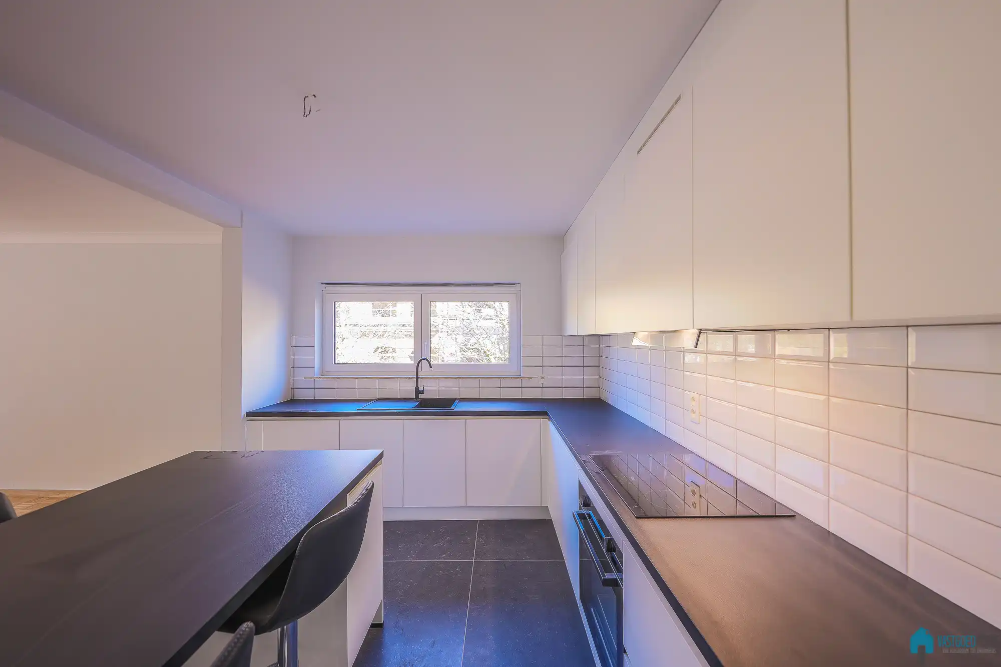 Ruim gerenoveerd appartement met zuid-gericht terras foto 4