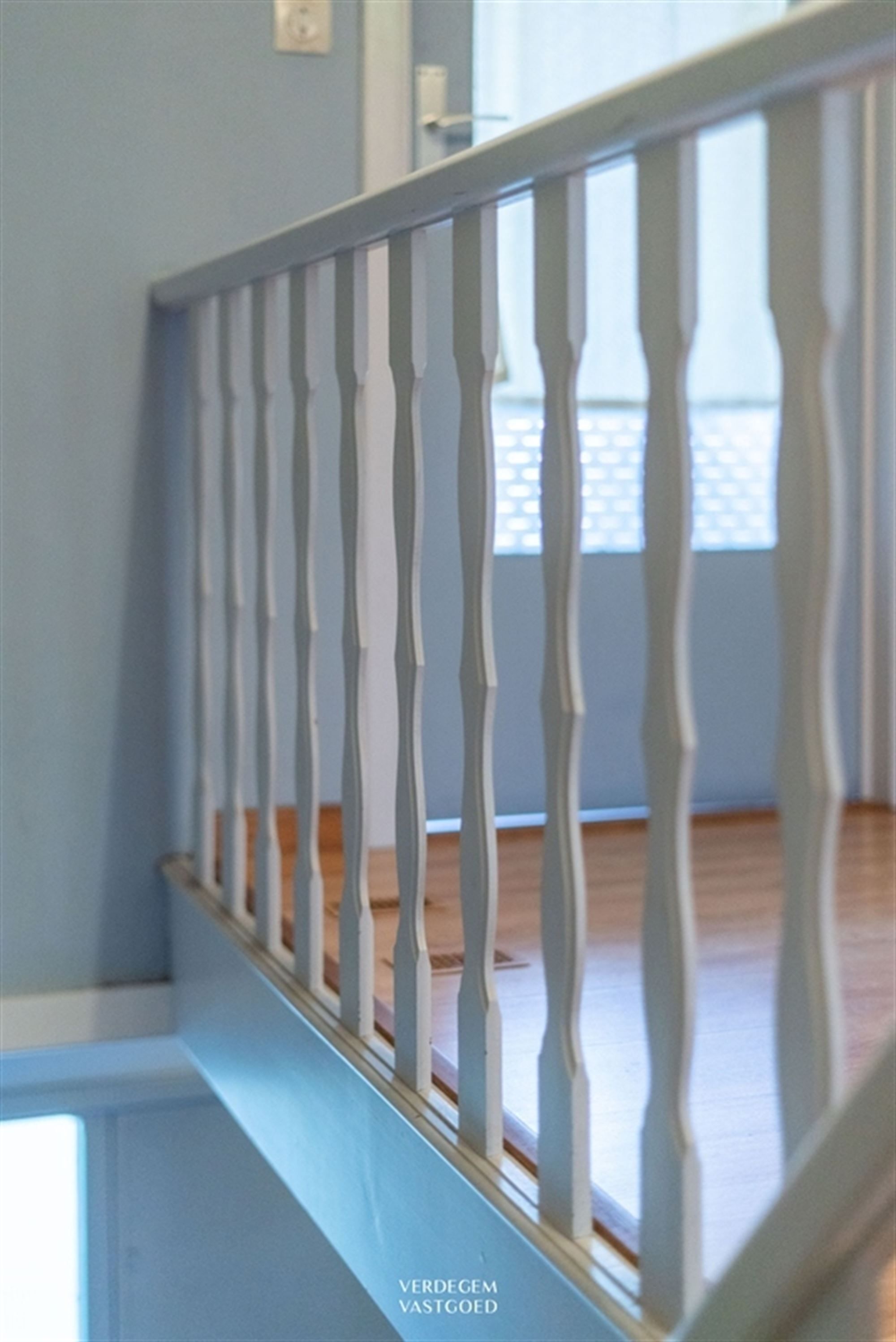 Woning met 4 slaapkamers, tuin en garage op topligging foto 13