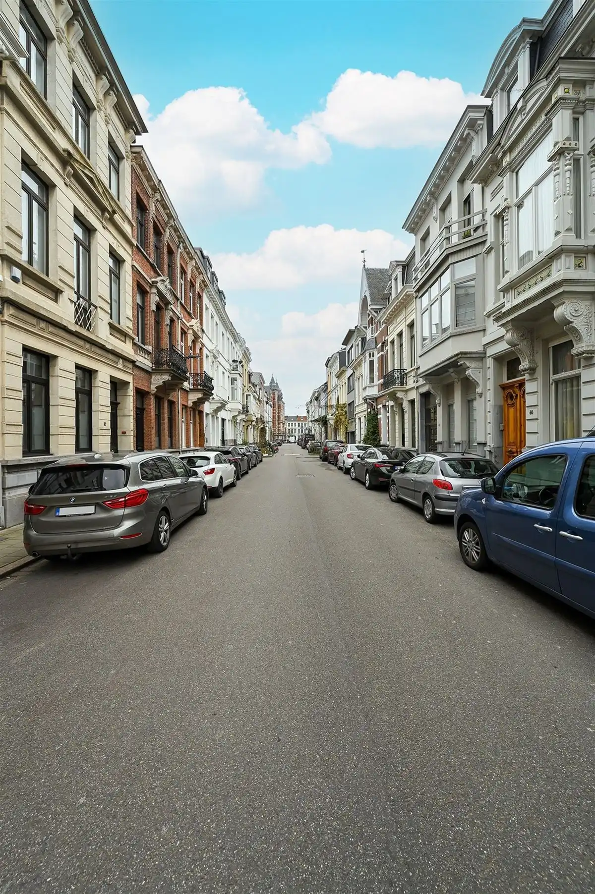 Mooie en gerenoveerde woning in populaire straat te Borgerhout foto 30