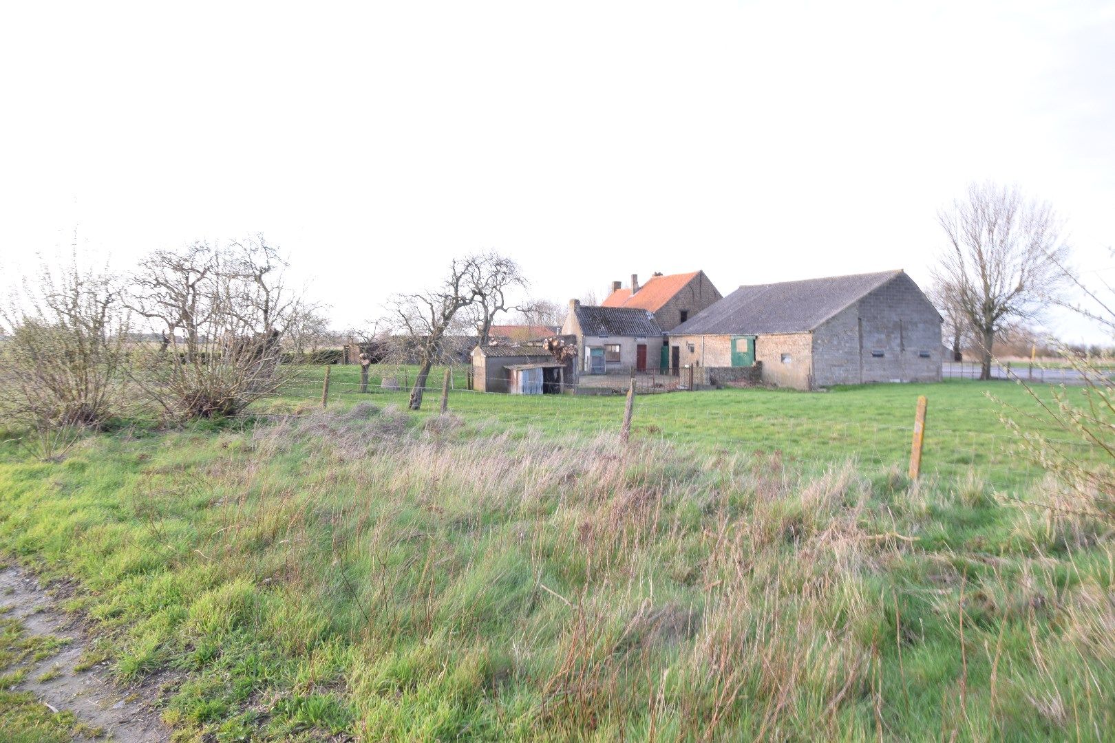 HOEVEWONING + LOODS OP 2.864 m² foto 2