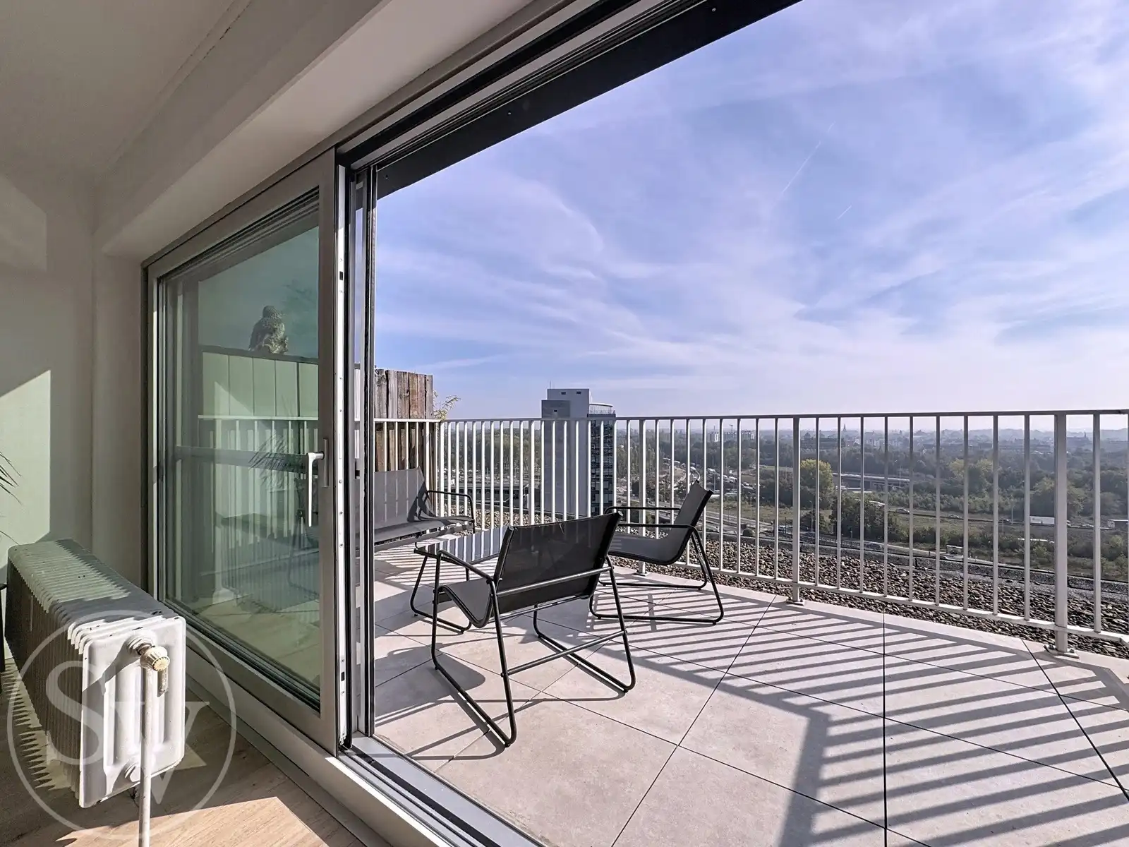 Semi bemeubeld appartementje. foto 3