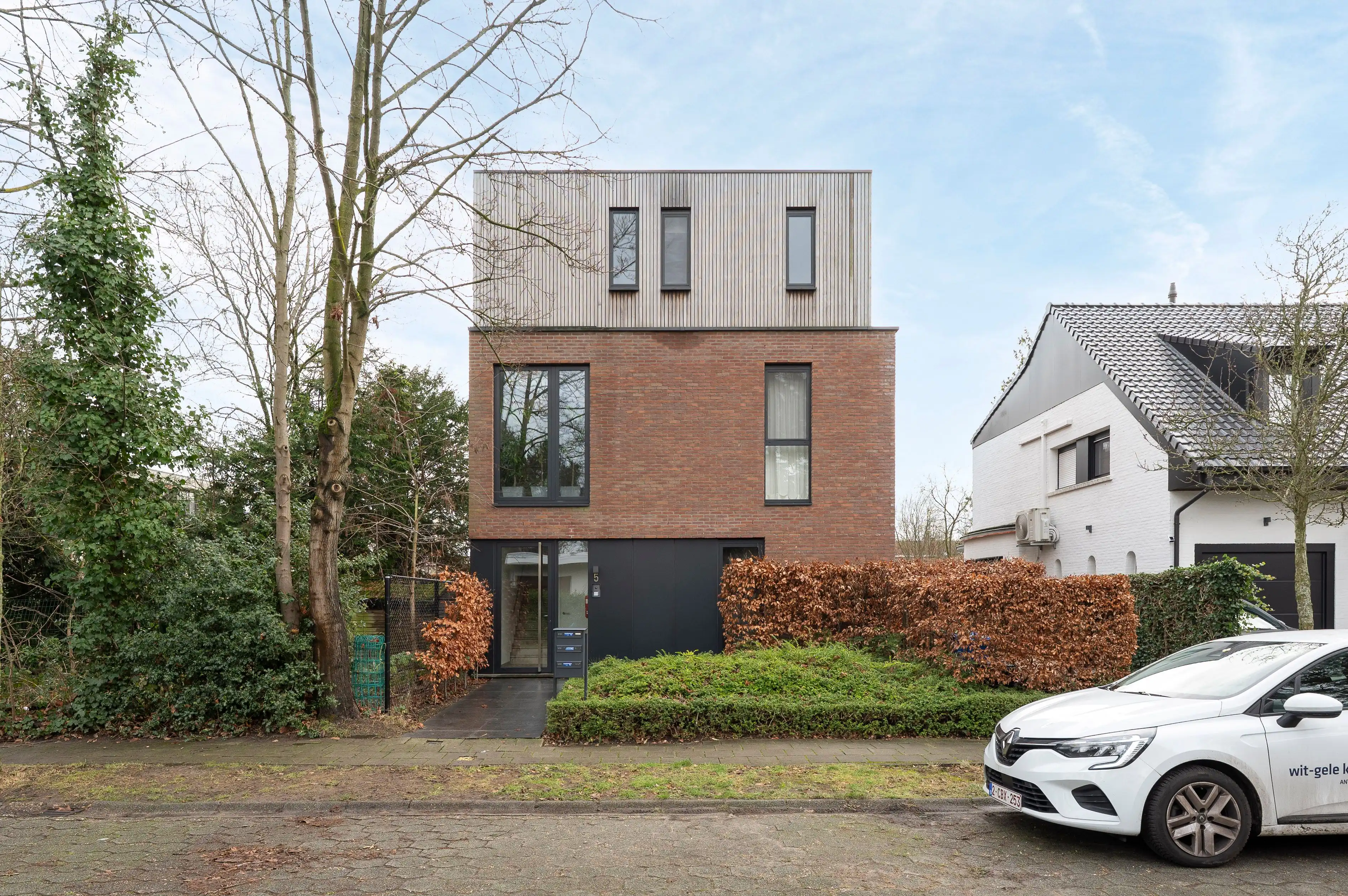 één slaapkamer appartement met groot terras in Mariaburg-Ekeren te huur! foto {{pictureIndex}}