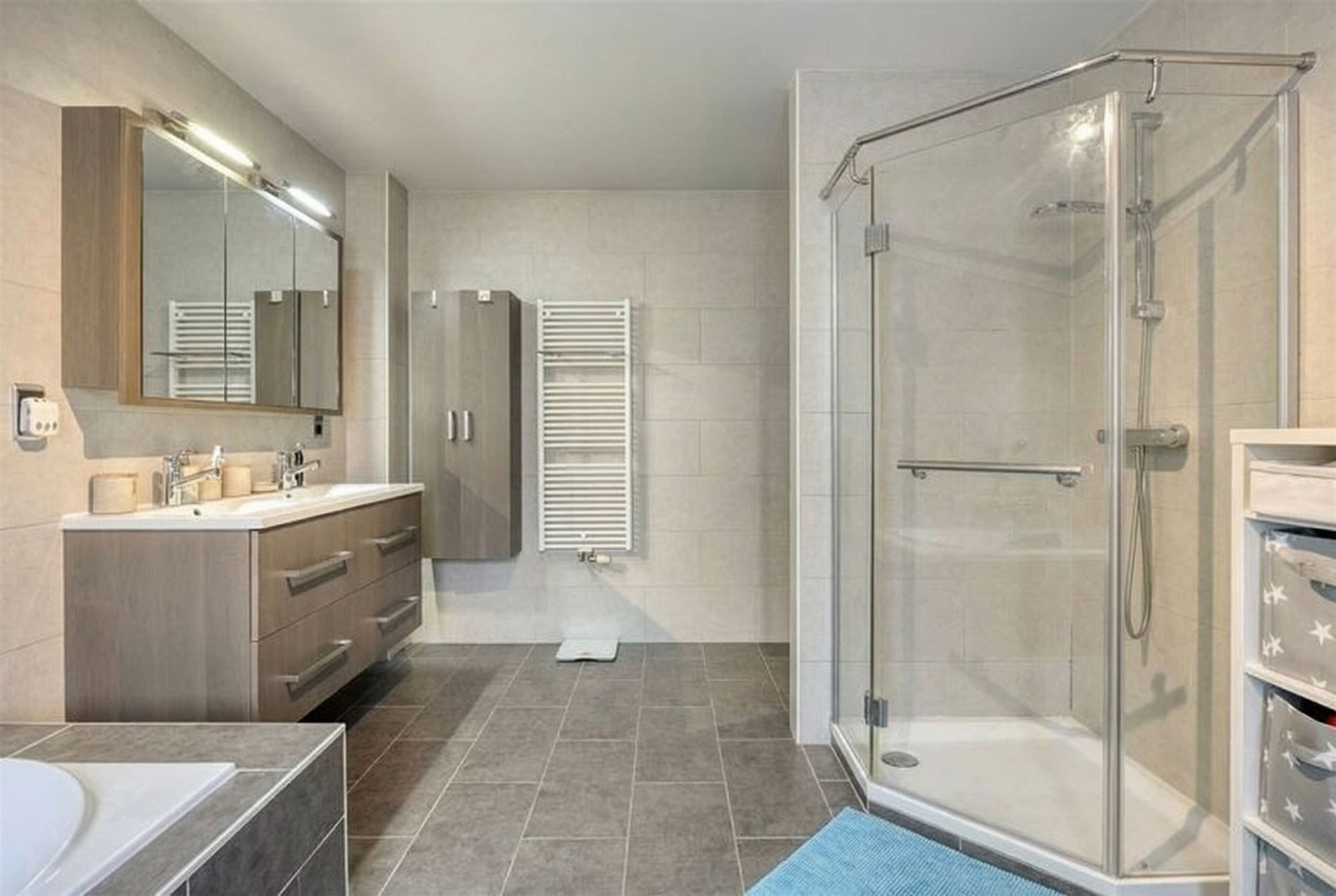 Ruime energiezuinige gezinswoning met 4 slaapkamers foto 25