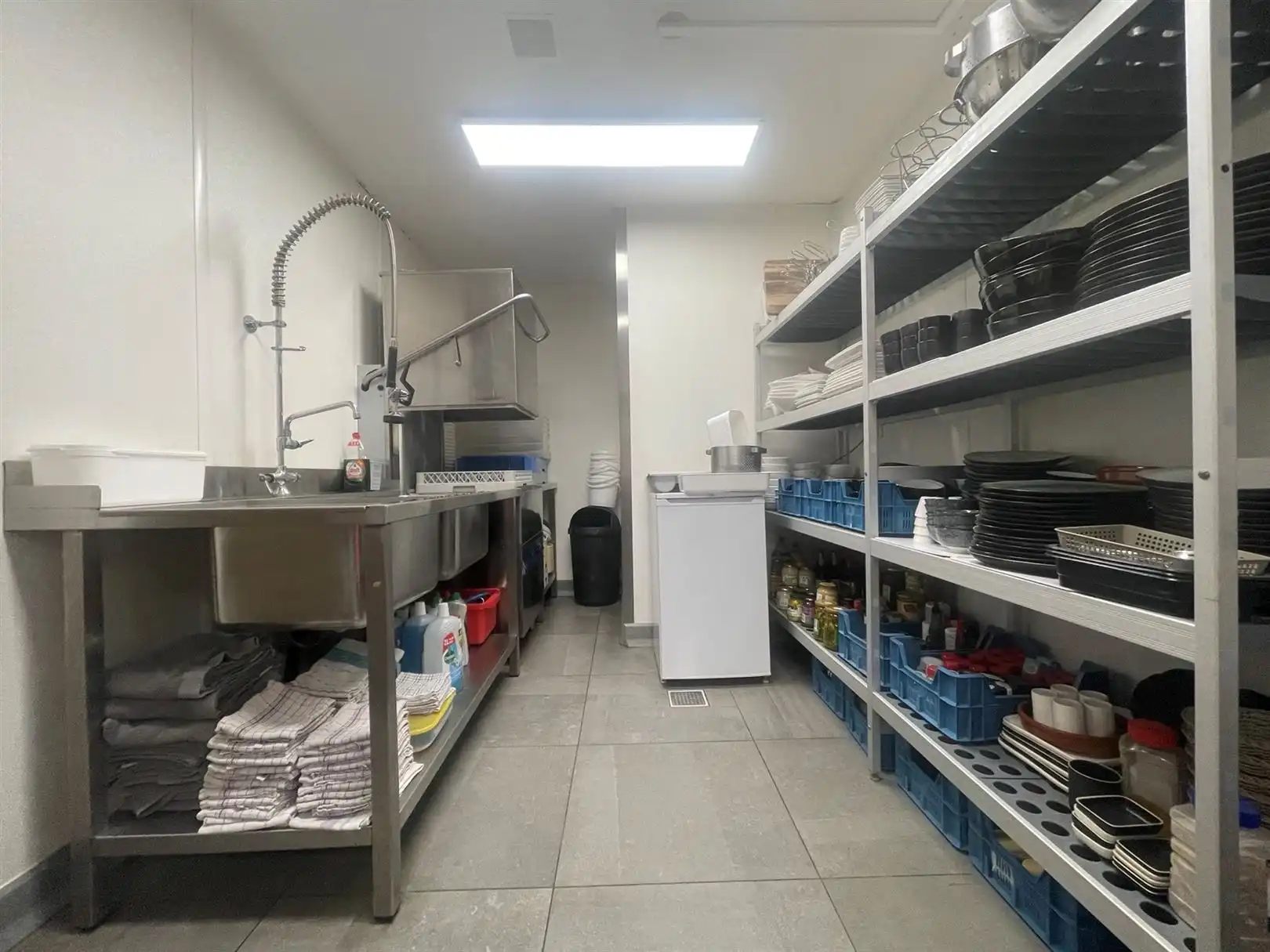 Goed gelegen horecazaak foto 18