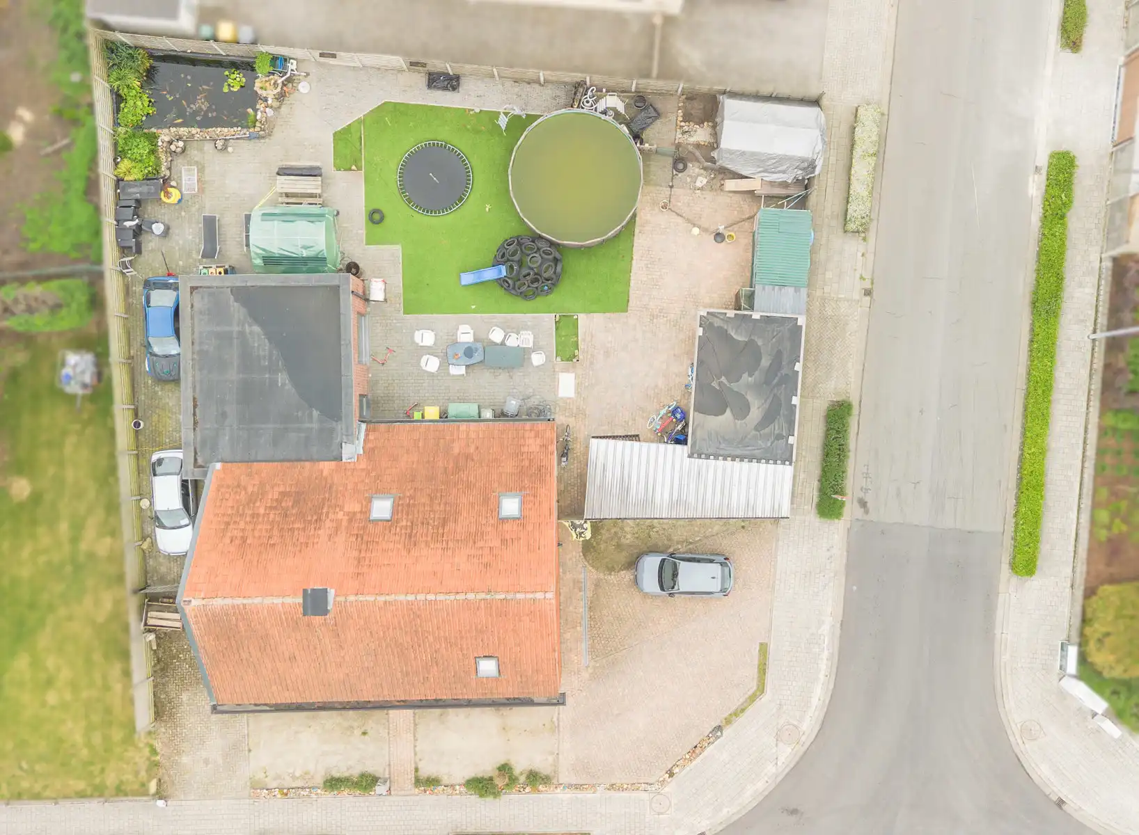 ruime woning met 4 slaapkamers op een fraai hoekperceel  foto 33