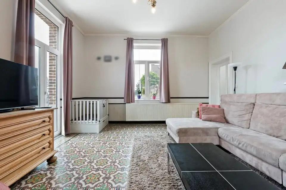 CHARMANTE GEZINSWONING MET 2 SLKS + MOGELIJKHEID TOT 3 SLKS IN HET LANDELIJKE GINGELOM foto 9