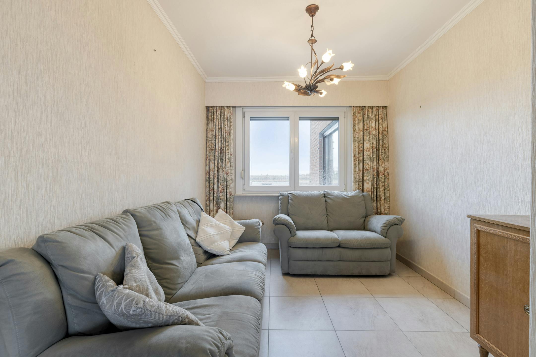 Woning met 3 slaapkamers, garage en tuin te koop. foto 17