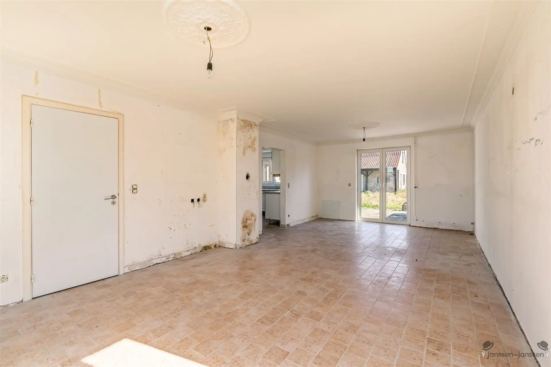 Karaktervolle woning met dubbele garage foto 6