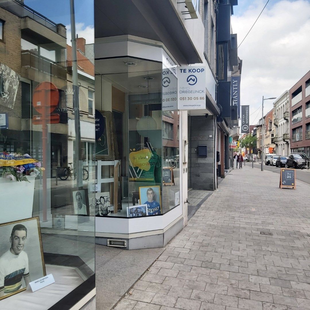 Handelspand (winkel- of kantoorruimte) in het centrum van Izegem foto 2