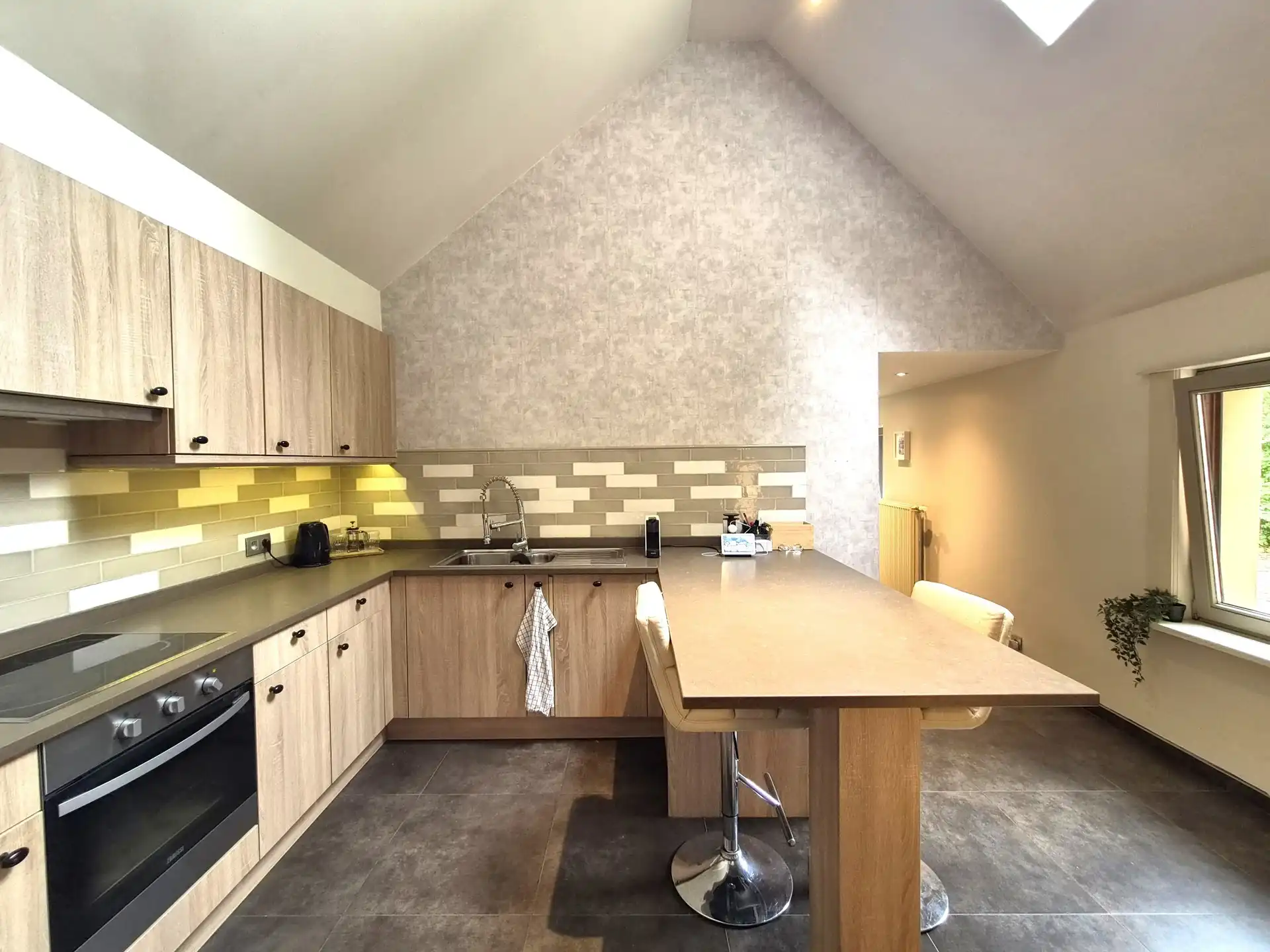 Charmante instapklare woning met grote tuin  foto 11