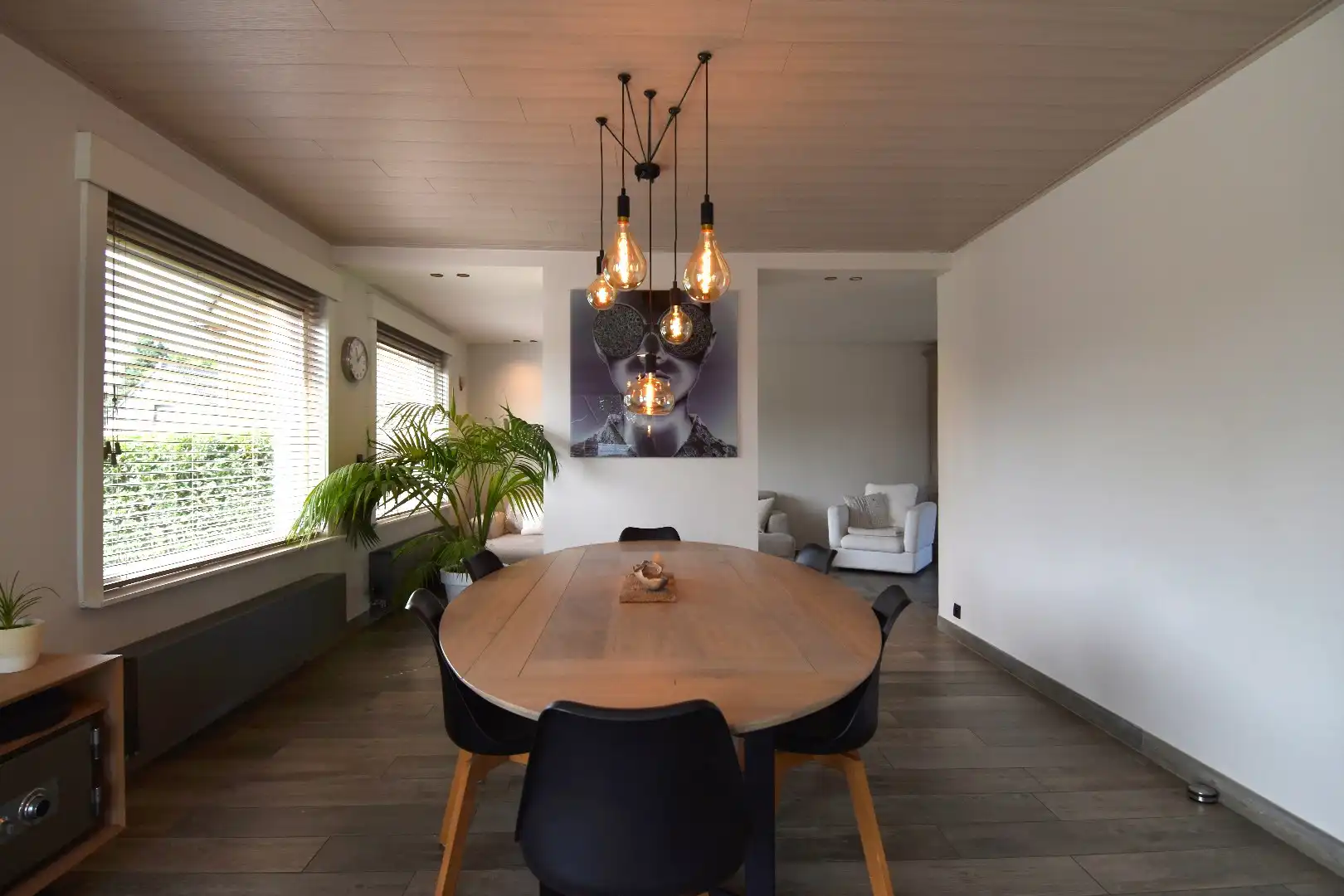 Instapklare woning met 3 slaapkamers, garage en zonnige tuin te koop in Wevelgem foto 5
