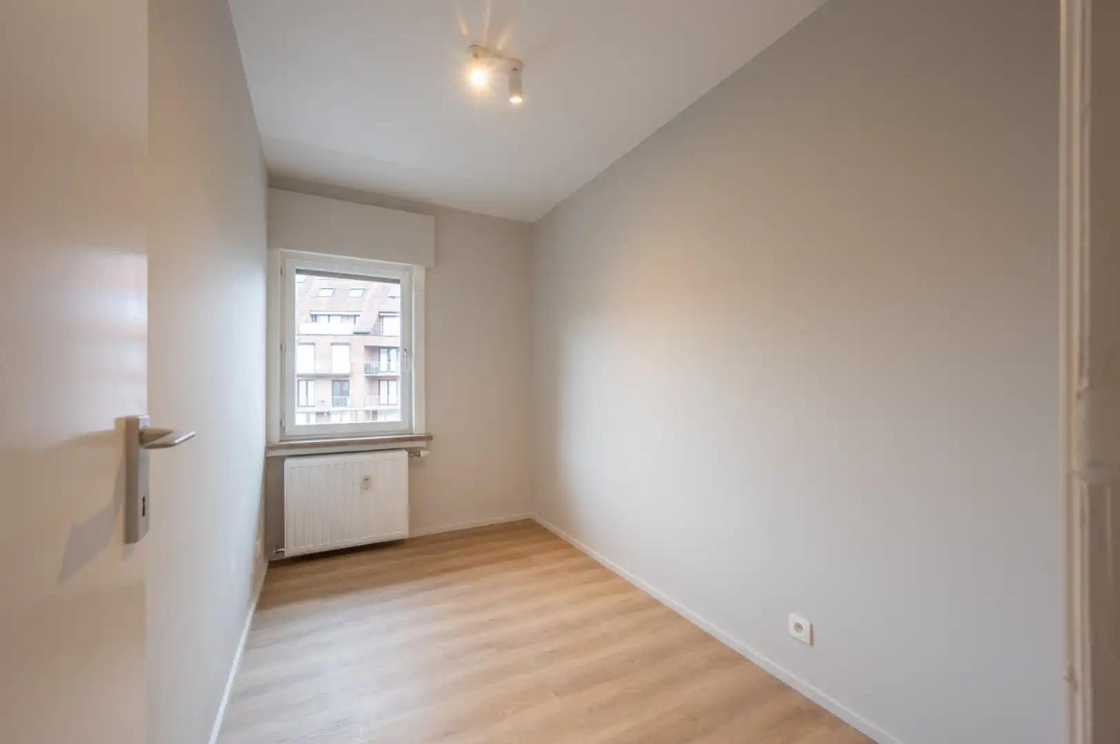 Instapklaar appartement op zeer centrale ligging tussen Lichttorenplein en Dumortierlaan foto 15