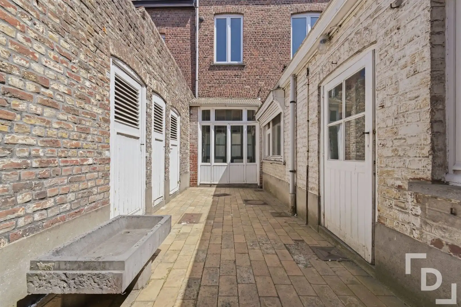 Authentieke herenwoning in centrum Ieper. foto 8