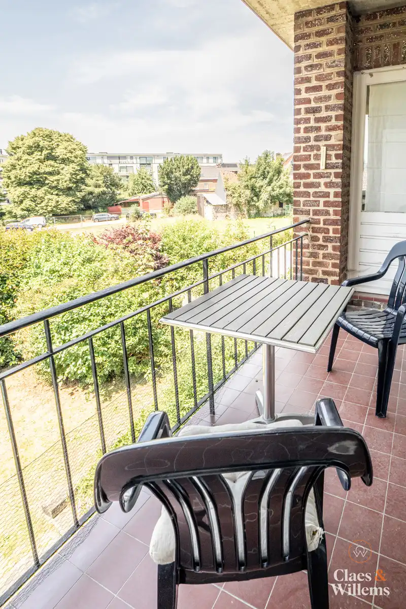 Ruime bel-etagewoning nabij centrum Halle foto 8