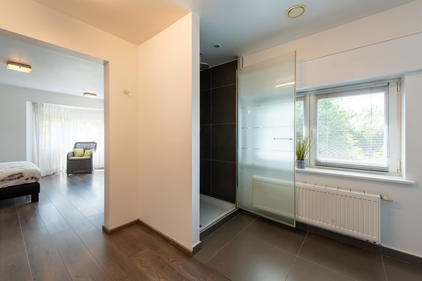 Gerenoveerde villa met 5 slpk's foto 12
