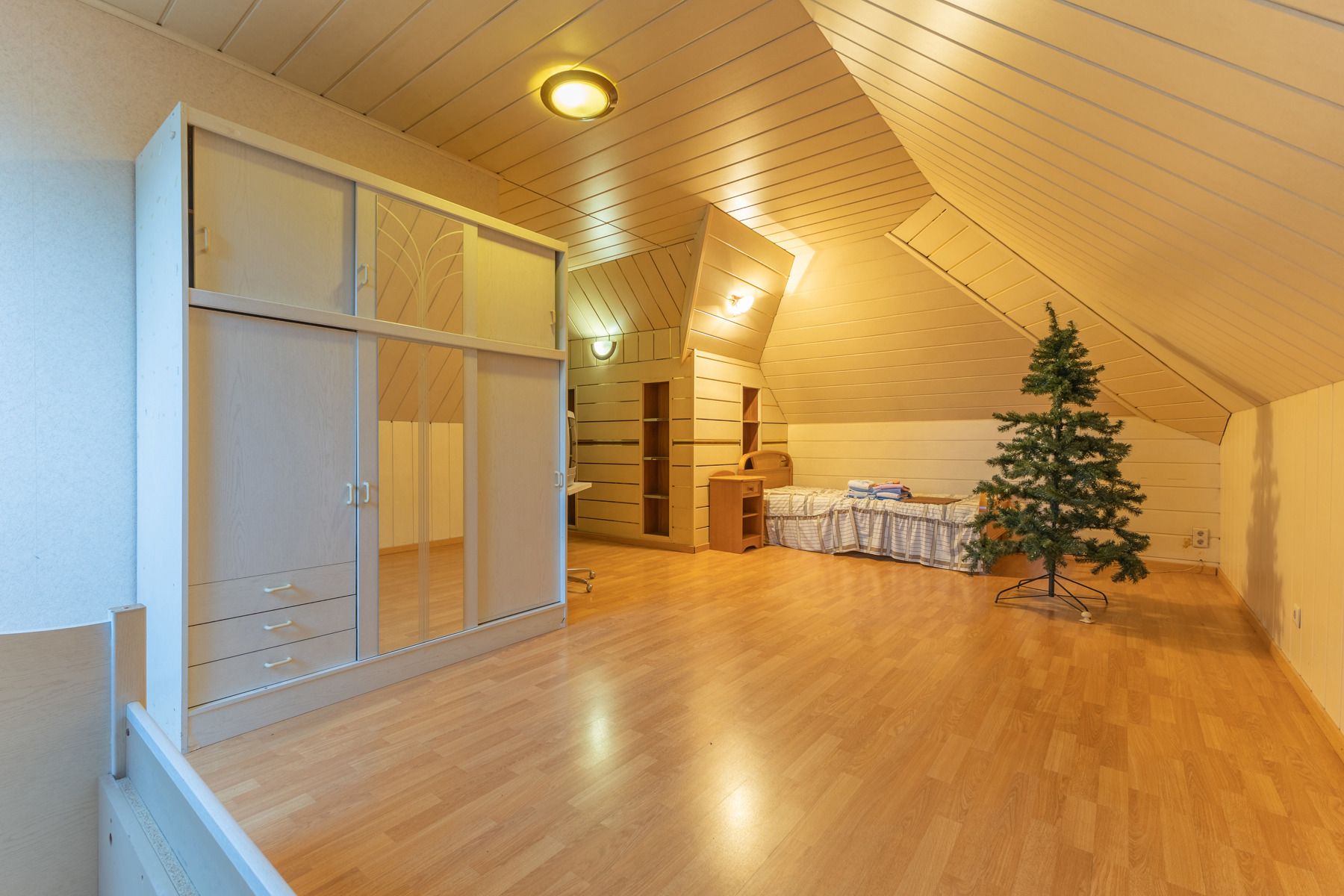 Prachtige villa met 6 slaapkamers in doodlopende straat foto 23