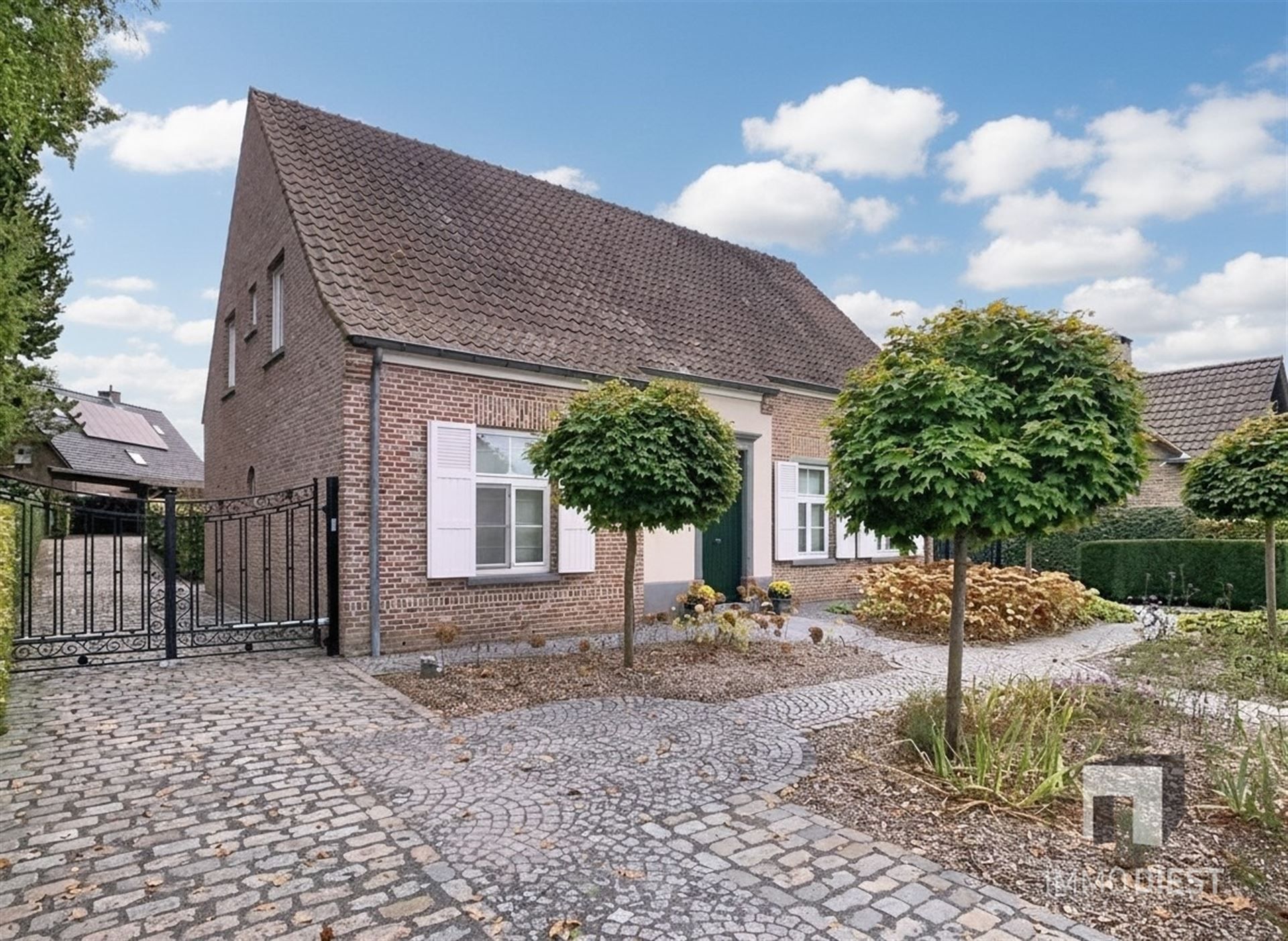Ontdek deze solide, karaktervolle woning in Veerle met een zeer gunstige ligging op 10 are. foto 51