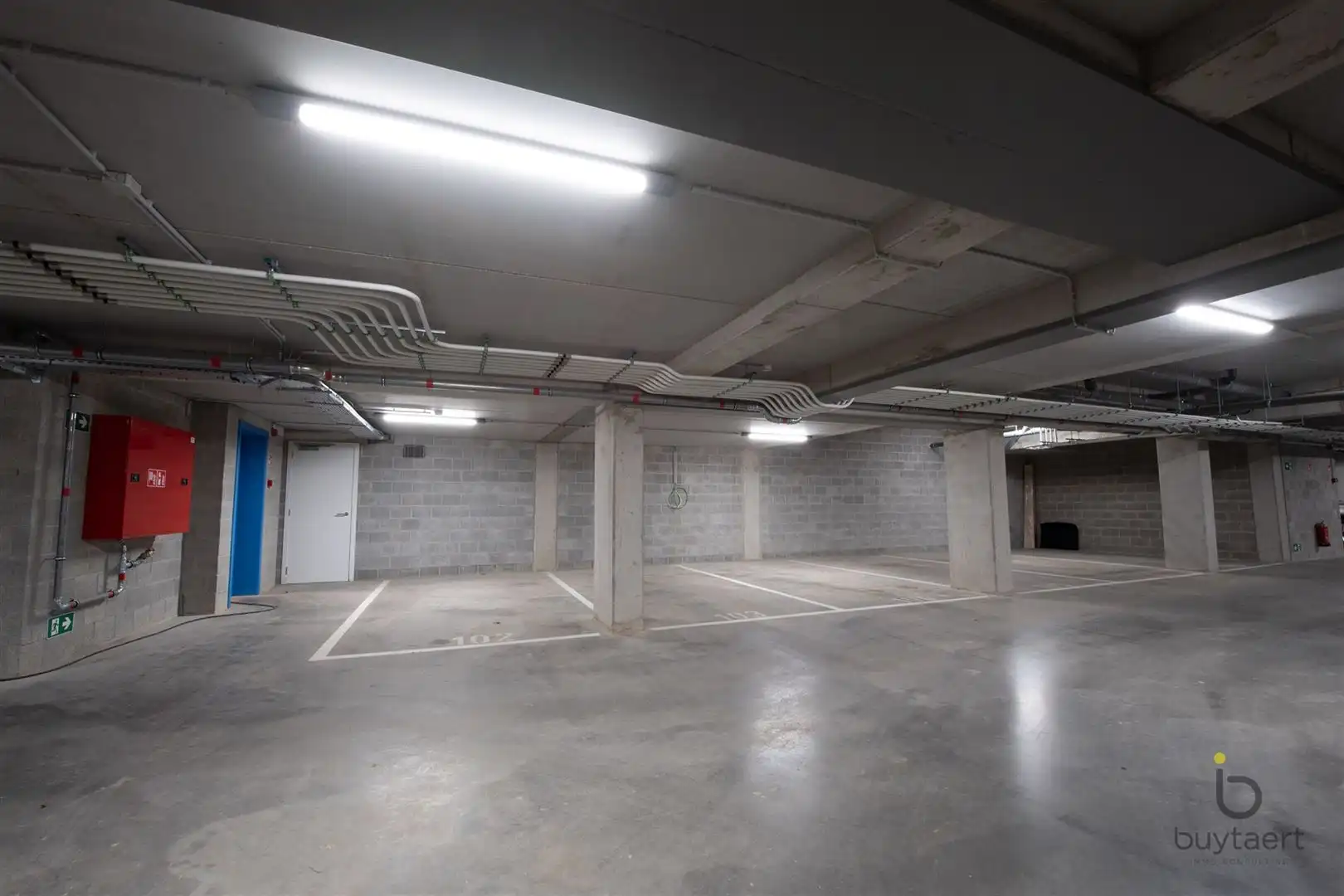 Nieuwbouw appartement met ruim terras en parking te Zoersel. foto 33