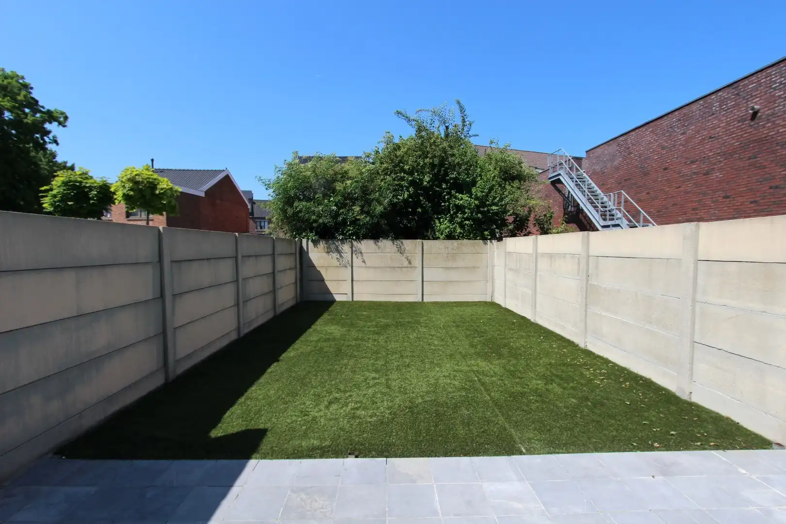 MOOI VERNIEUWDE WONING MET TUIN foto 9