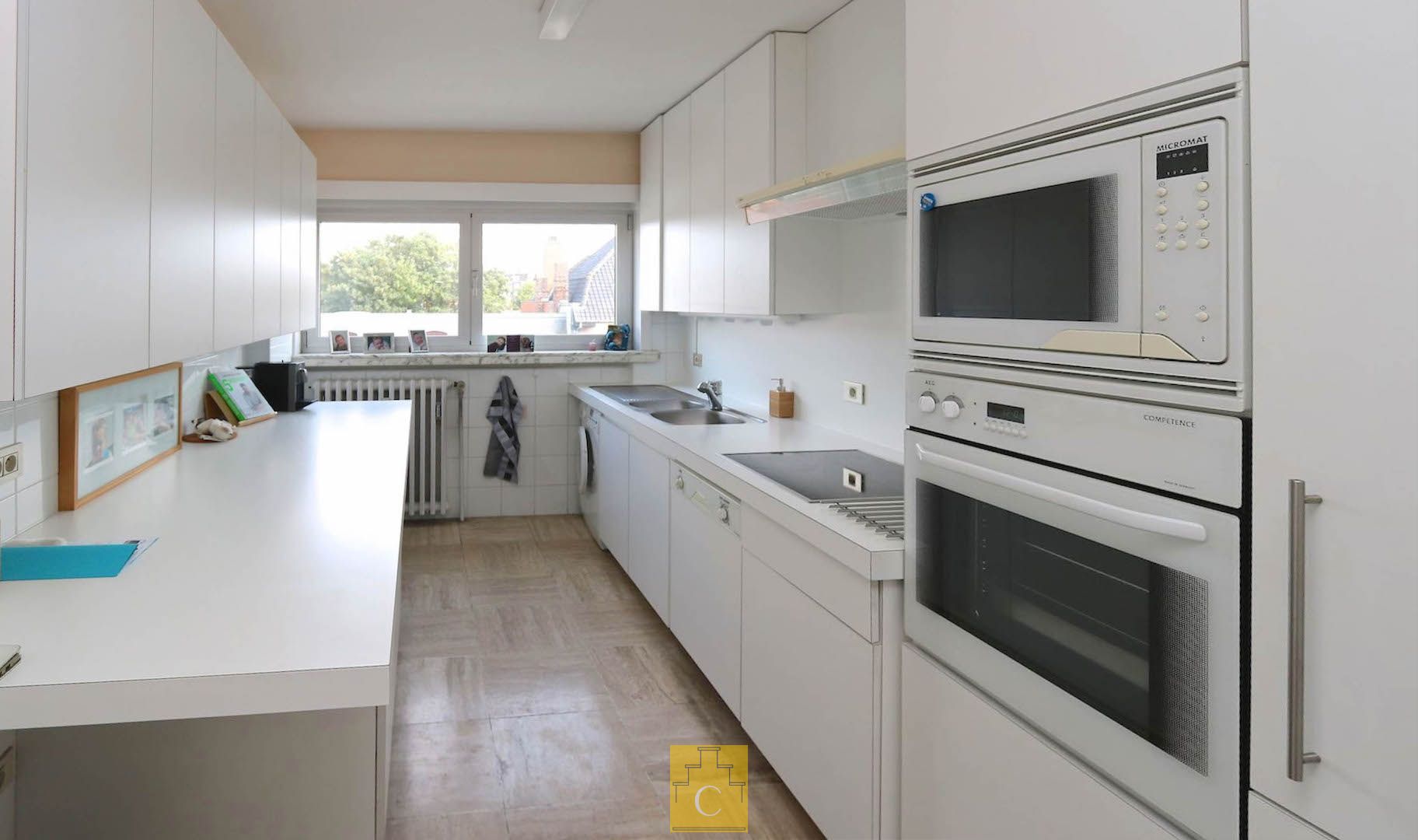 Ruim hoekappartement (155 m2) te Sint-Andries, 3 slaapkamer, terras , lift en garagebox foto 7