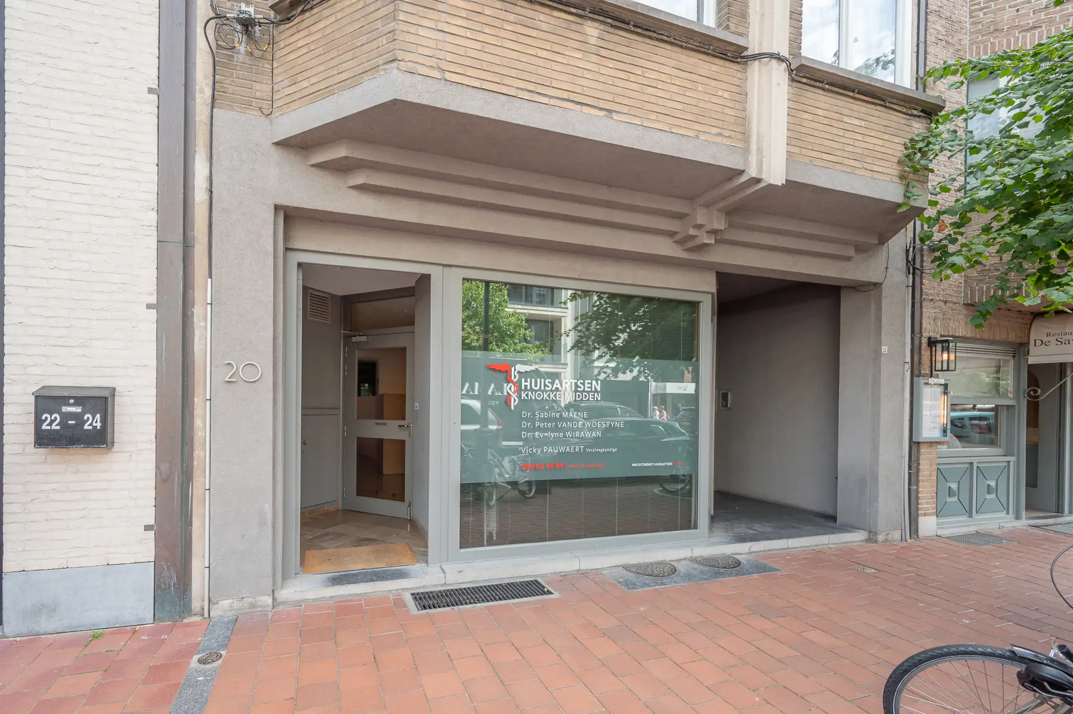 Handelspand van 210 m² op topligging in de Gouden Driehoek.. foto 2