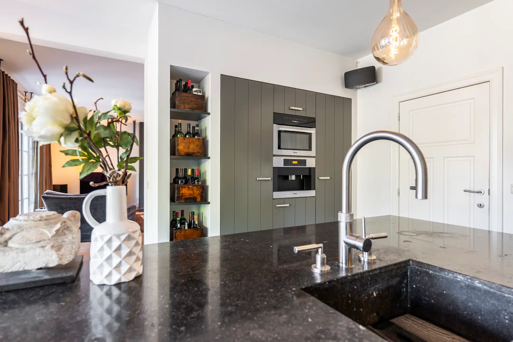 Luxe  villa met een oppervlakte van 475m²  op 1.383m² grond. foto 12