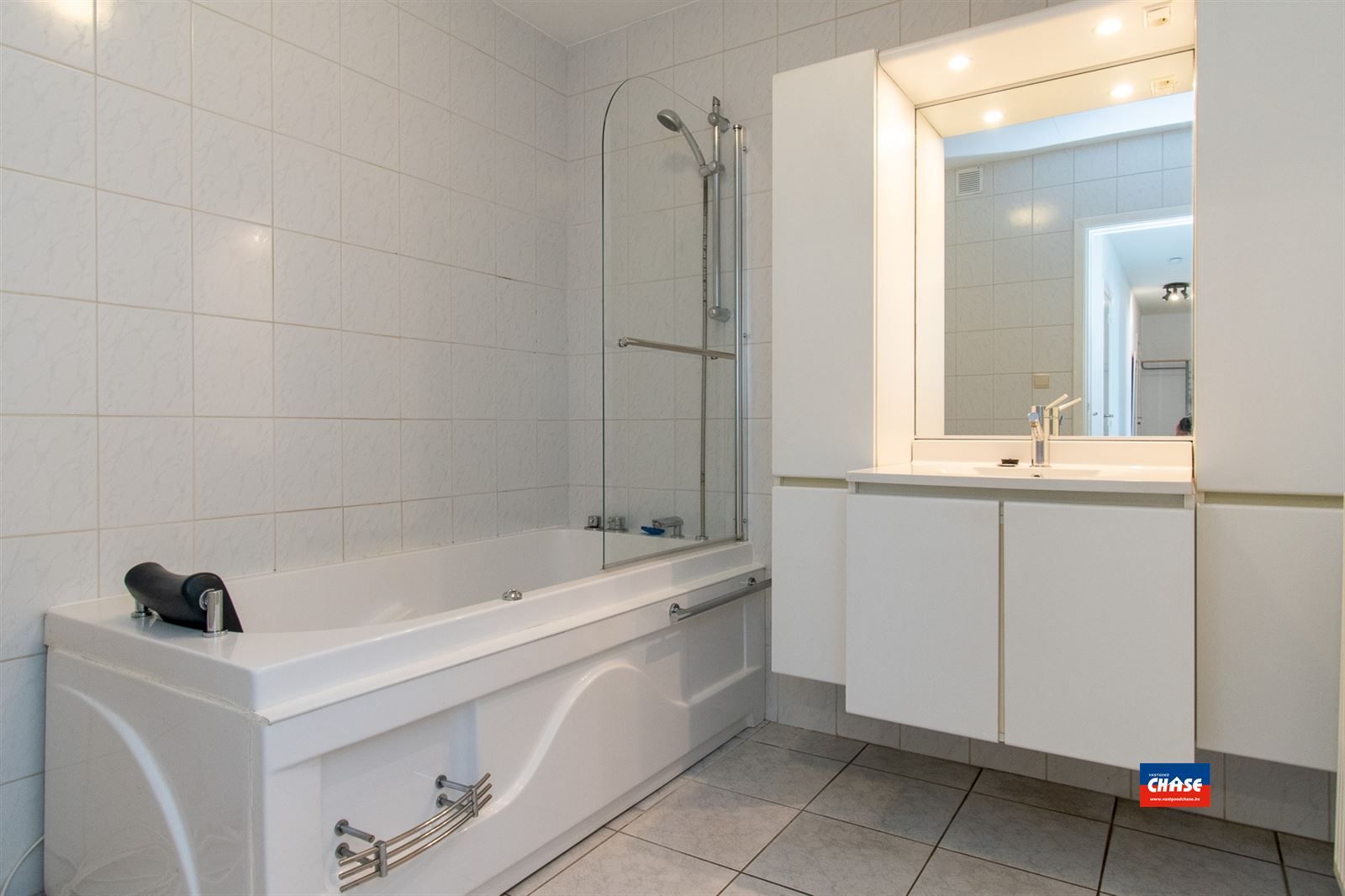 Verzorgd appartement met 3 slaapkamers, terras en ondergrondse autostaanplaats foto 12